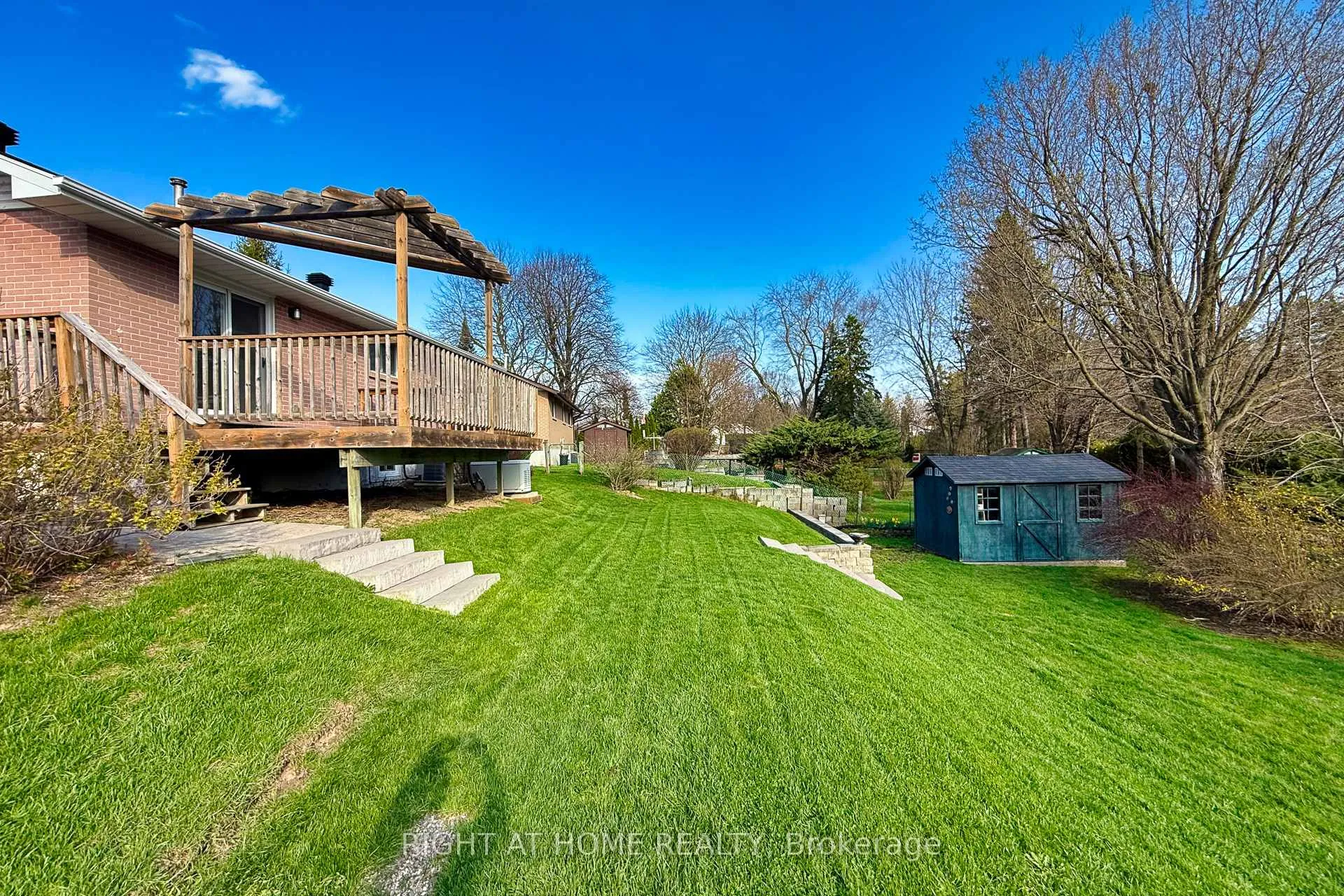 Photo 36 of 7 Lane Court, Halton Hills, Georgetown — HOMEH