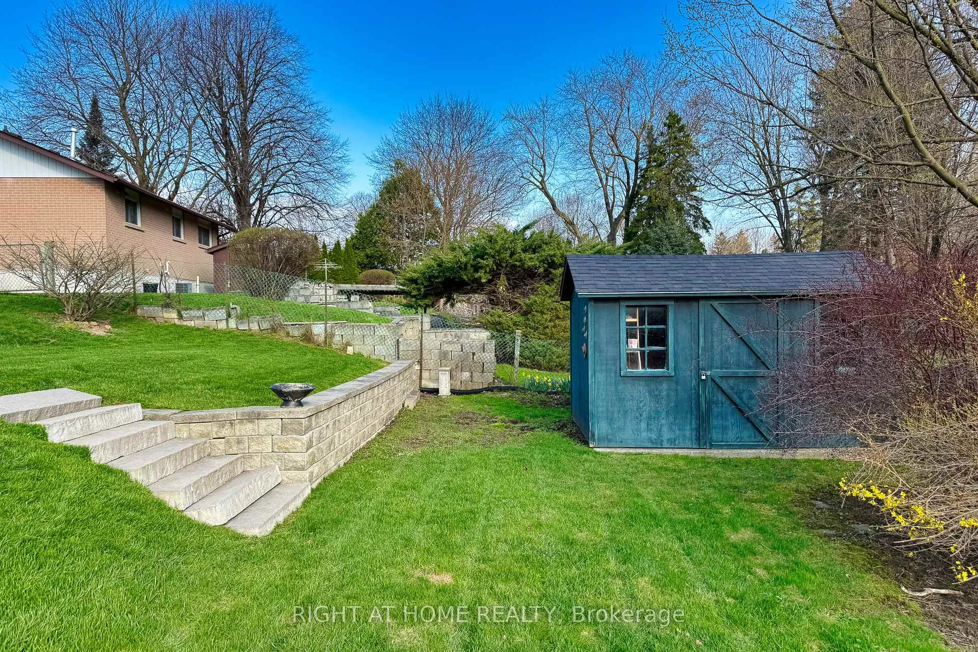 Photo 38 of 7 Lane Court, Halton Hills, Georgetown — HOMEH
