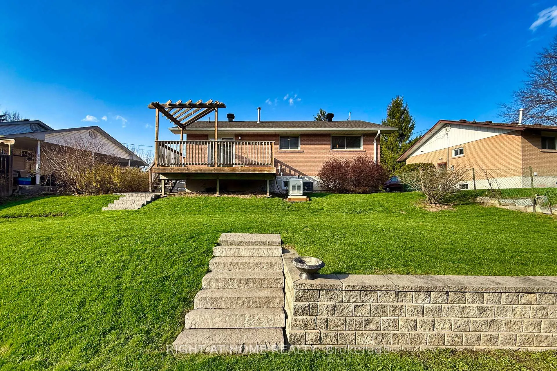 Photo 39 of 7 Lane Court, Halton Hills, Georgetown — HOMEH