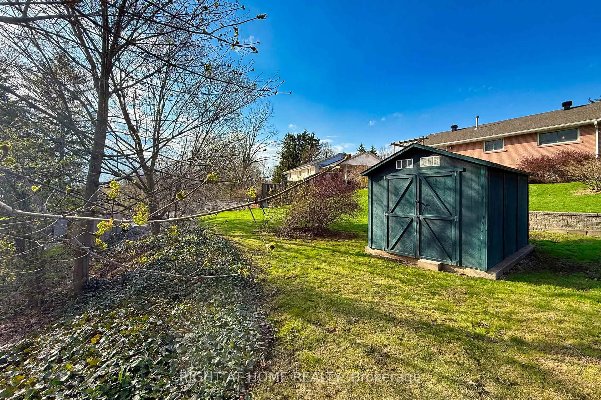 Photo 41 of 7 Lane Court, Halton Hills, Georgetown — HOMEH