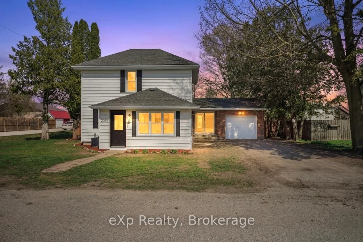 Photo 2 of 2051 Albert Street S, Howick — HOMEH