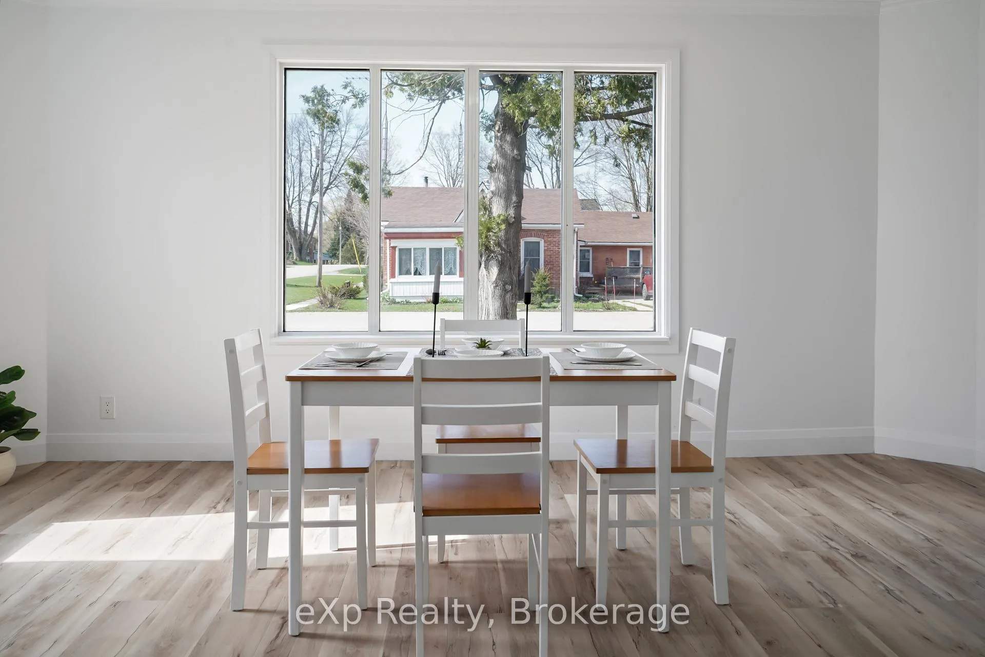 Photo 15 of 2051 Albert Street S, Howick — HOMEH