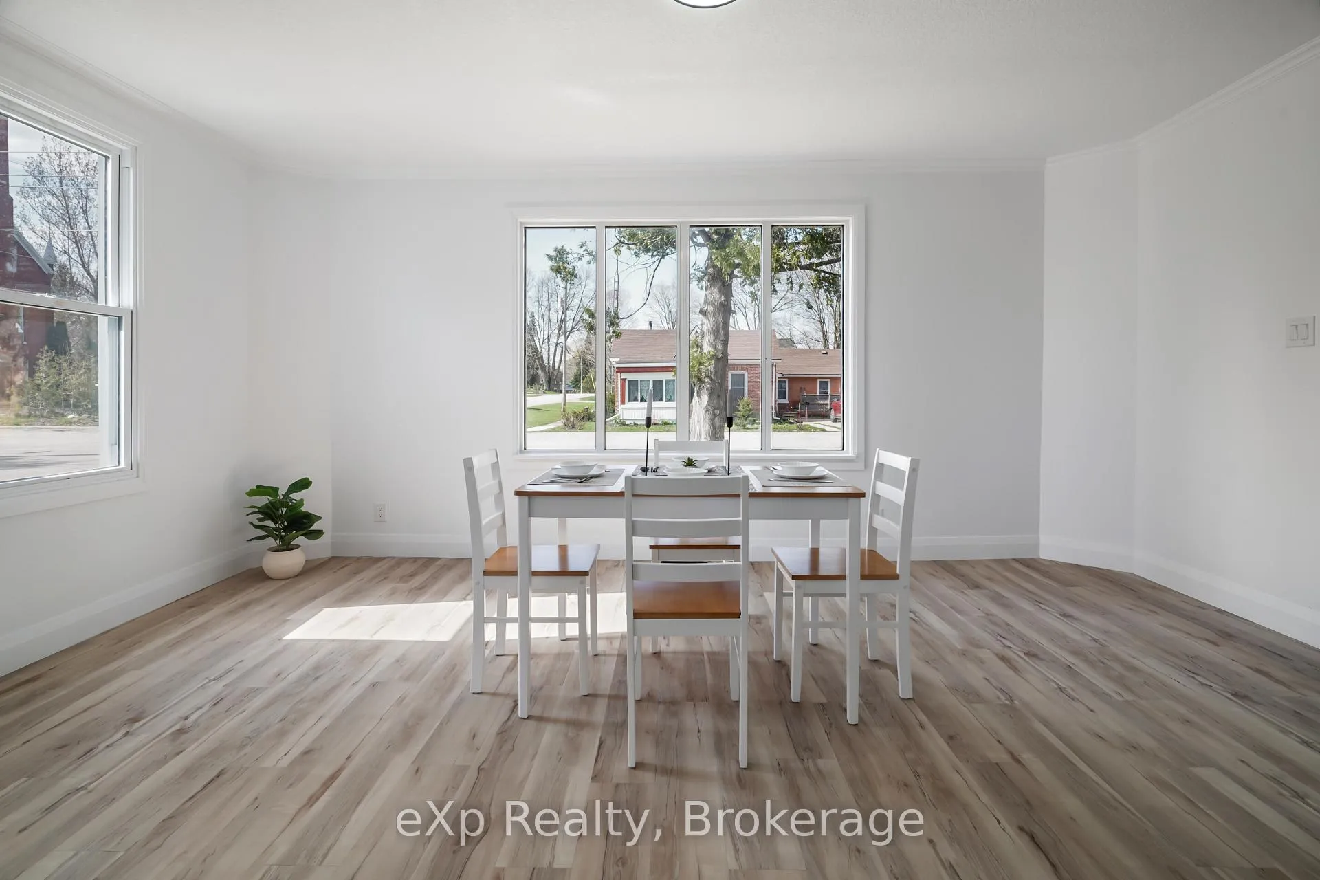 Photo 16 of 2051 Albert Street S, Howick — HOMEH