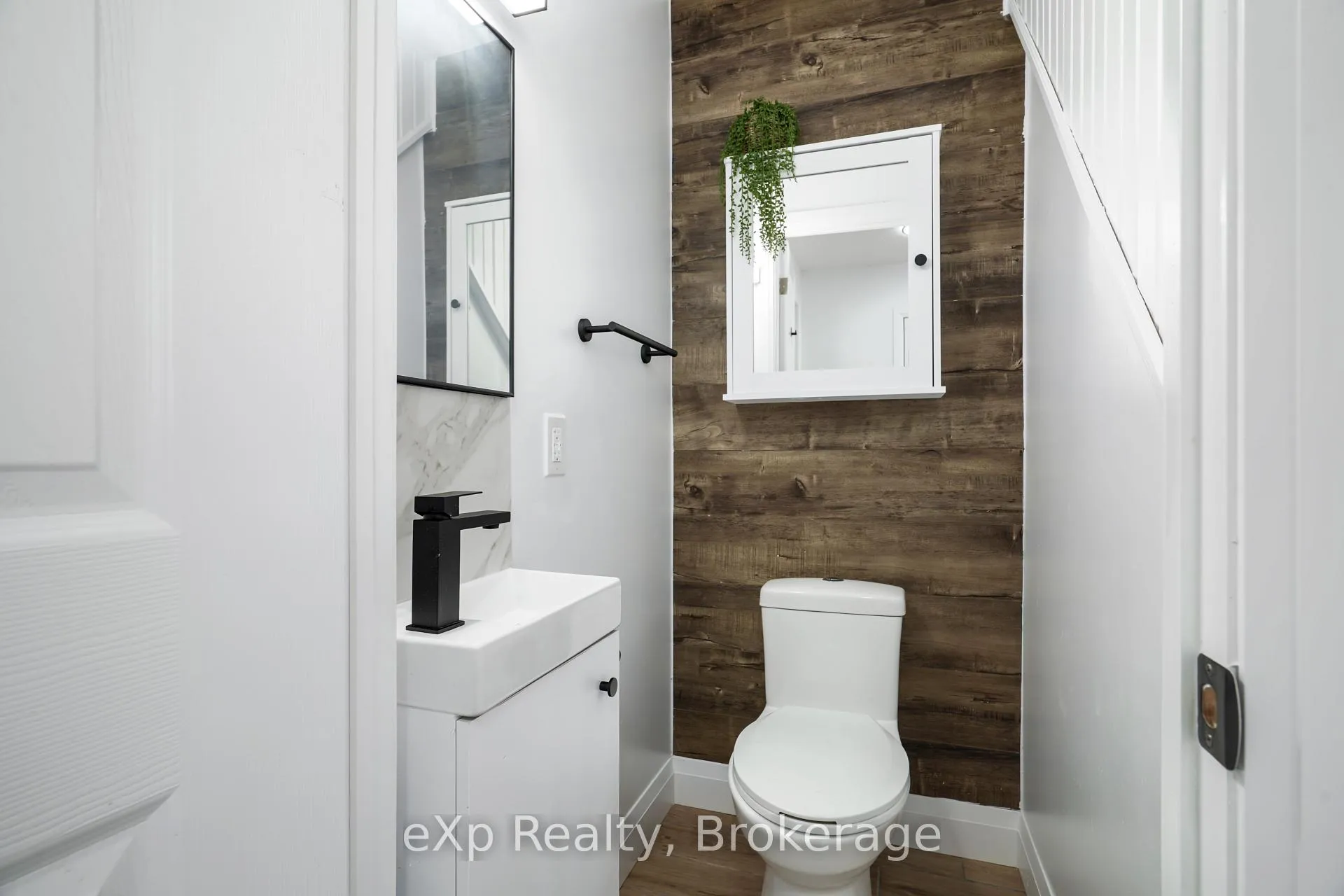 Photo 21 of 2051 Albert Street S, Howick — HOMEH