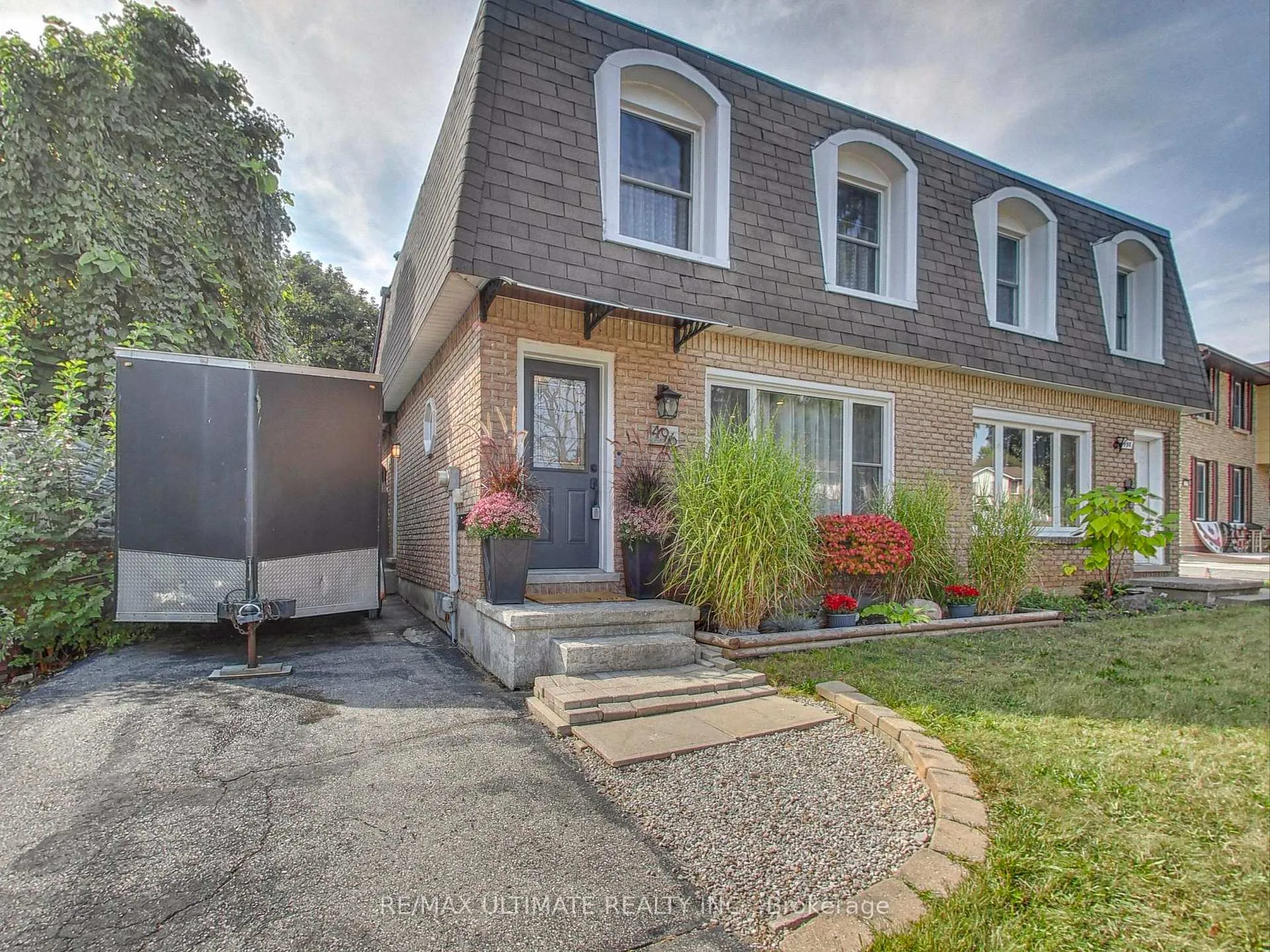 Photo 2 of 496 Elgin Street N, Cambridge — HOMEH
