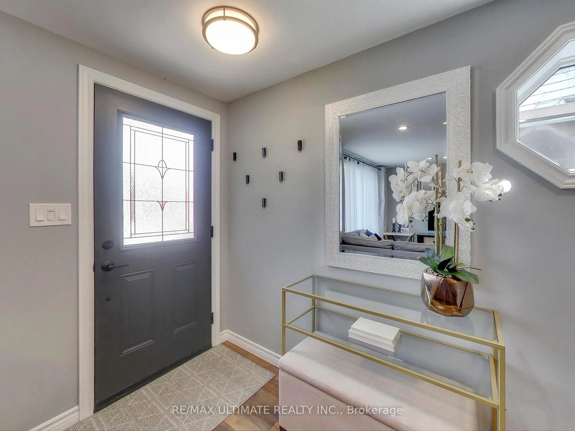 Photo 3 of 496 Elgin Street N, Cambridge — HOMEH