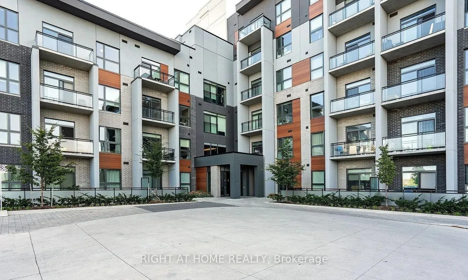 Front of Unit 311, 95 Dundas Street W