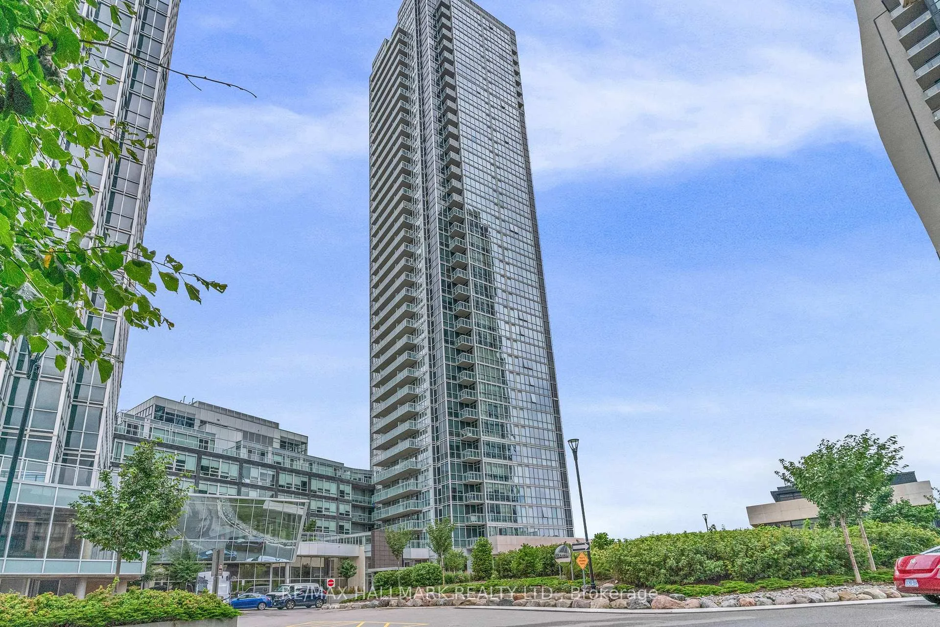 Photo 3 of Unit 3705, 2908 Highway 7, Vaughan, Concord — HOMEH