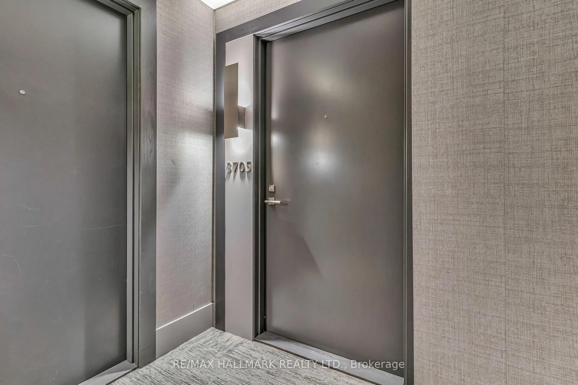 Photo 5 of Unit 3705, 2908 Highway 7, Vaughan, Concord — HOMEH