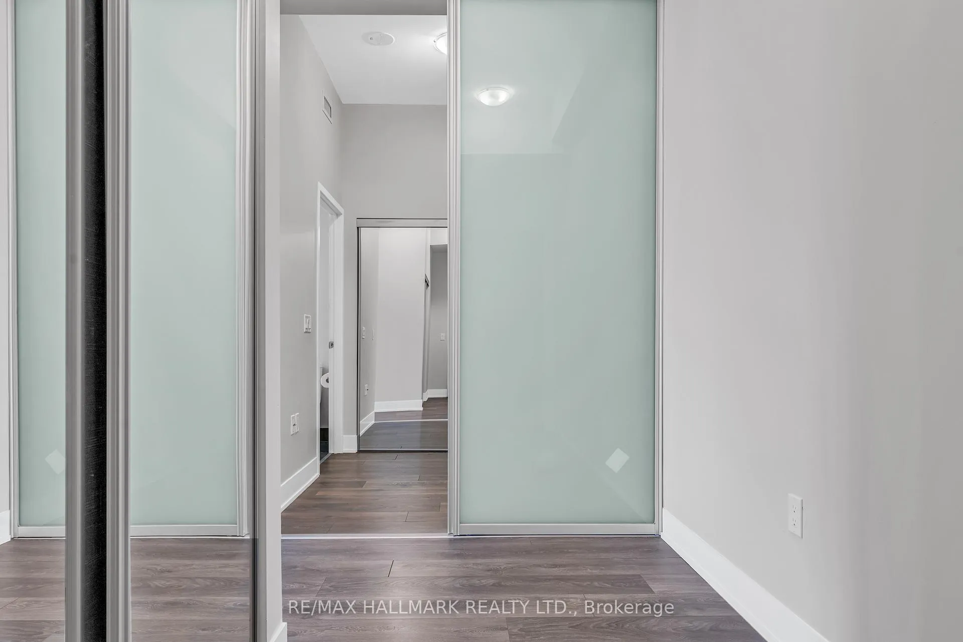 Photo 6 of Unit 3705, 2908 Highway 7, Vaughan, Concord — HOMEH