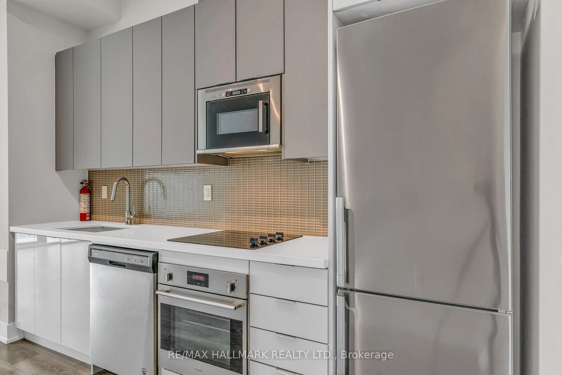 Photo 8 of Unit 3705, 2908 Highway 7, Vaughan, Concord — HOMEH