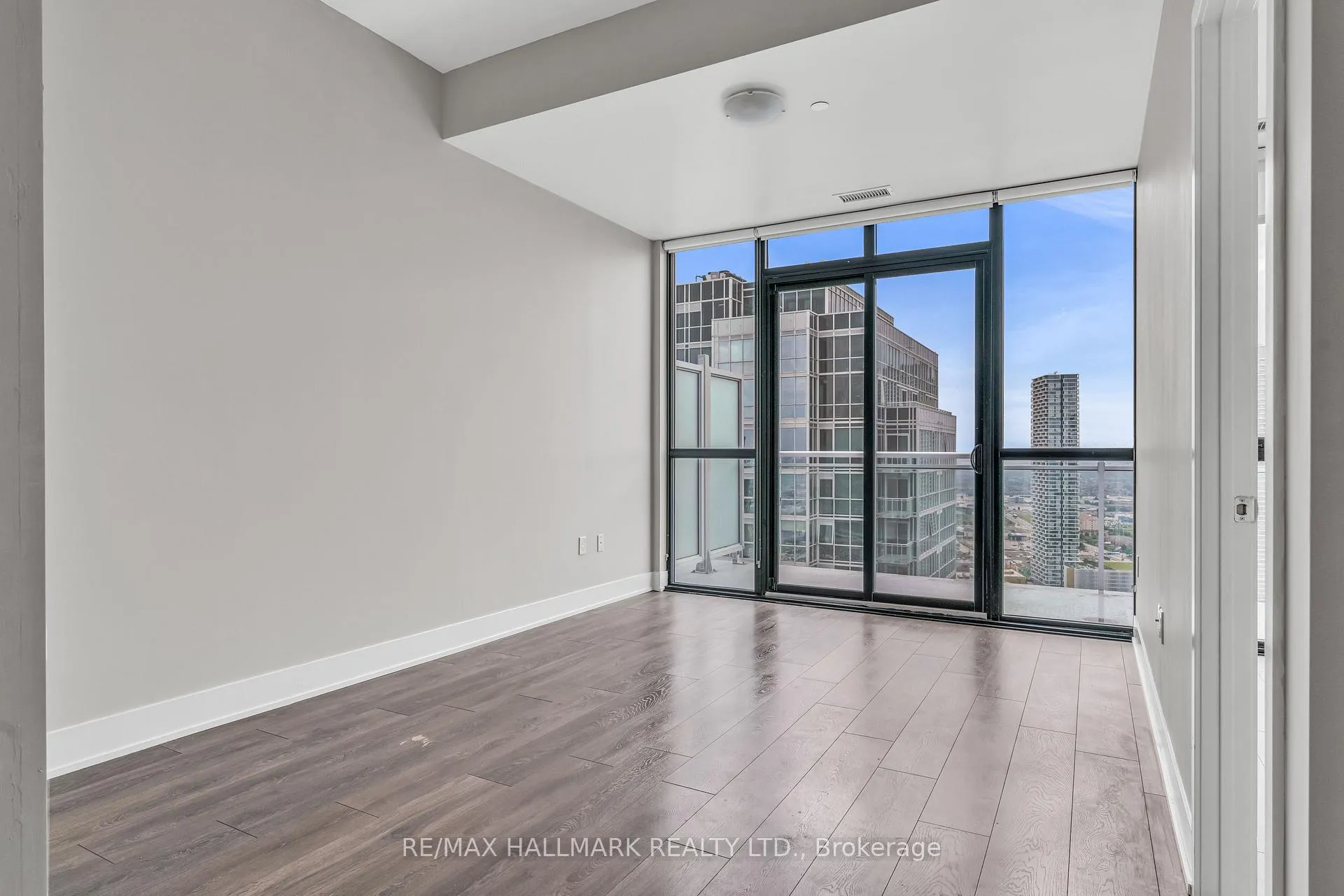 Photo 14 of Unit 3705, 2908 Highway 7, Vaughan, Concord — HOMEH