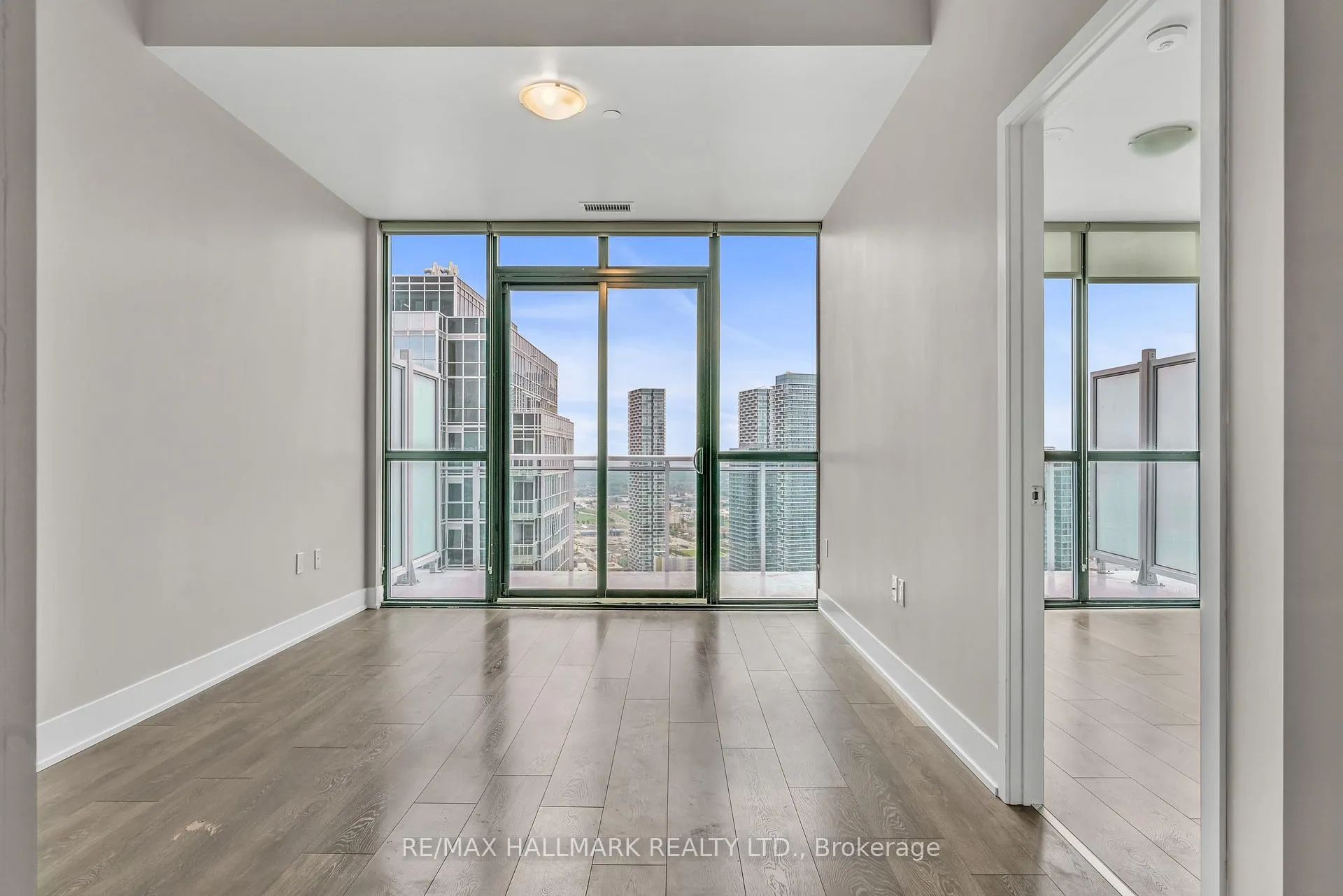 Photo 15 of Unit 3705, 2908 Highway 7, Vaughan, Concord — HOMEH