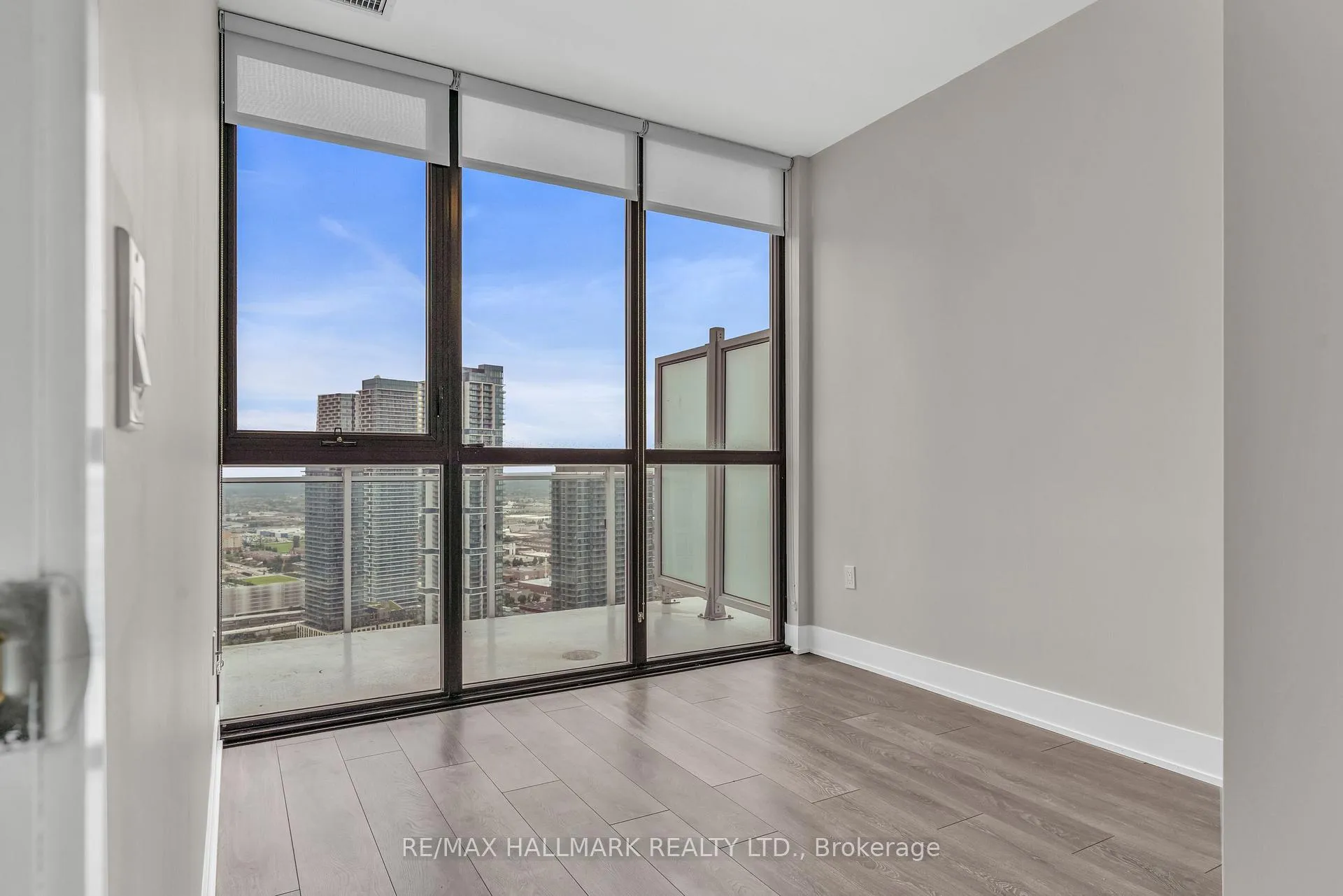 Photo 17 of Unit 3705, 2908 Highway 7, Vaughan, Concord — HOMEH