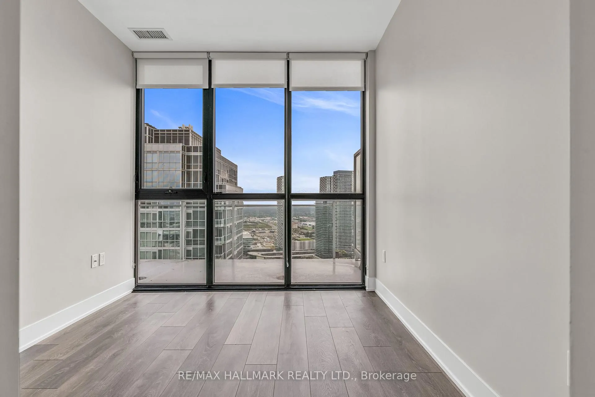 Photo 18 of Unit 3705, 2908 Highway 7, Vaughan, Concord — HOMEH