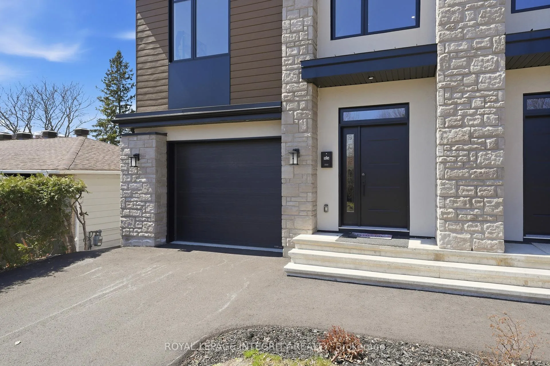 Photo 3 of 984 Watson Street, Ottawa, Fairfield Heights — HOMEH