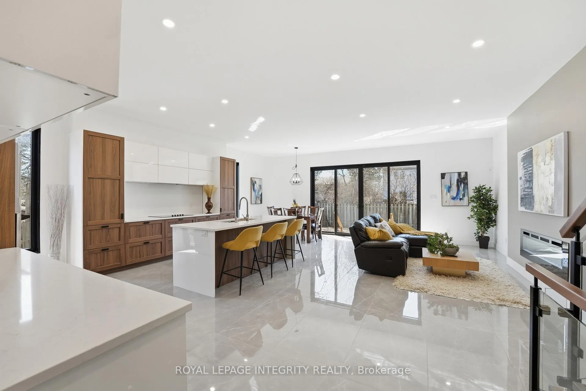 Photo 5 of 984 Watson Street, Ottawa, Fairfield Heights — HOMEH