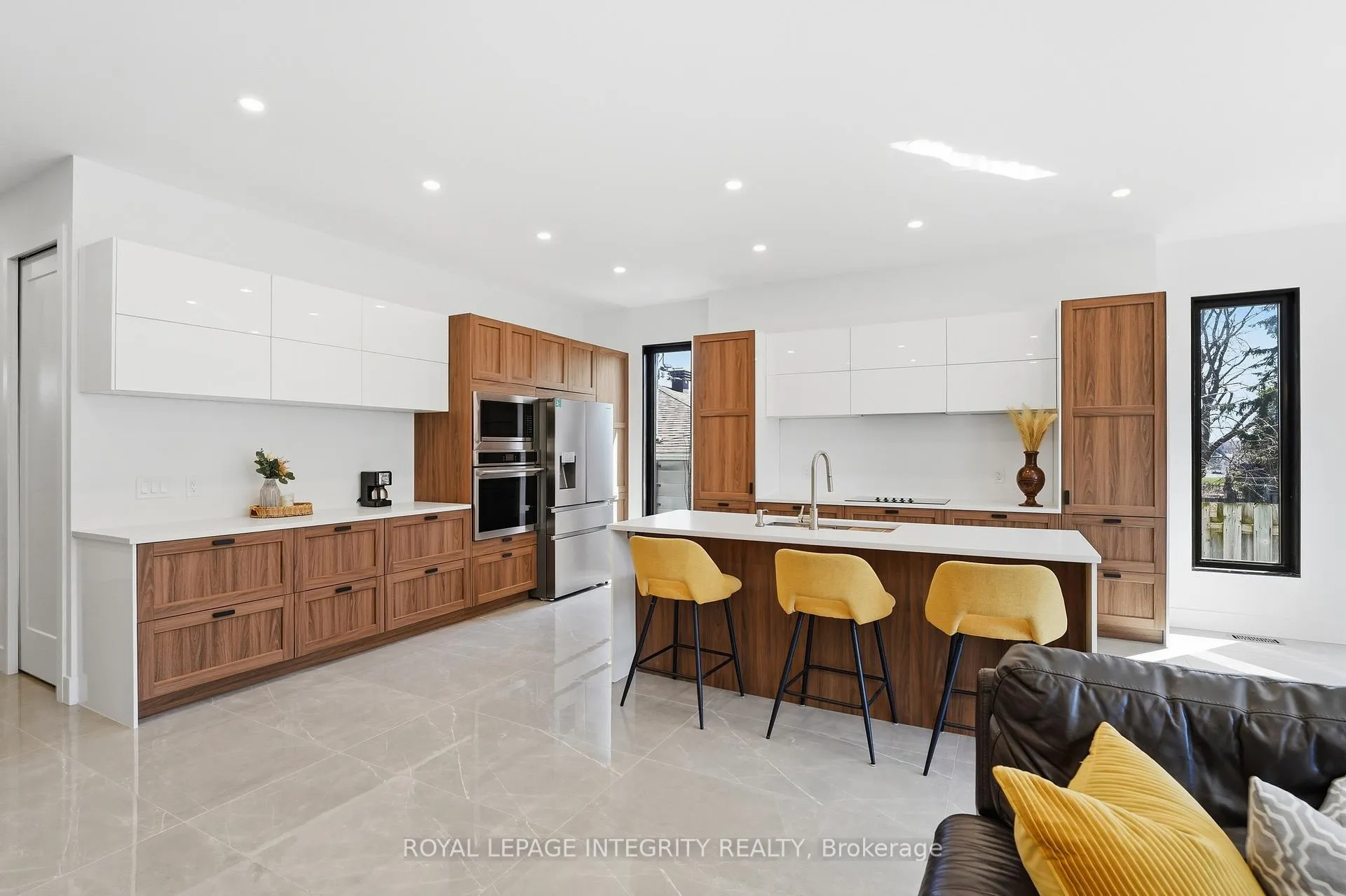 Photo 6 of 984 Watson Street, Ottawa, Fairfield Heights — HOMEH
