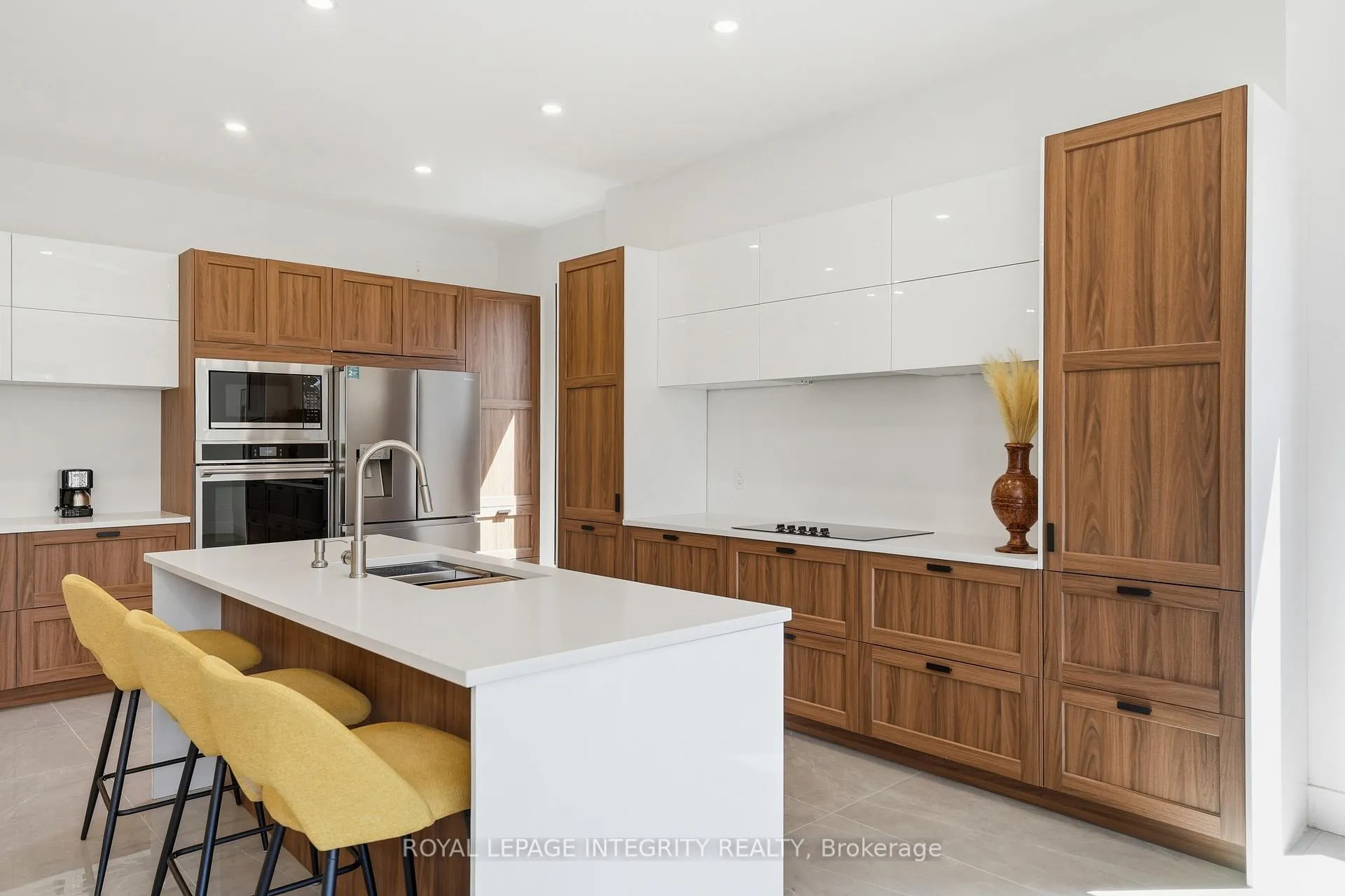 Photo 8 of 984 Watson Street, Ottawa, Fairfield Heights — HOMEH