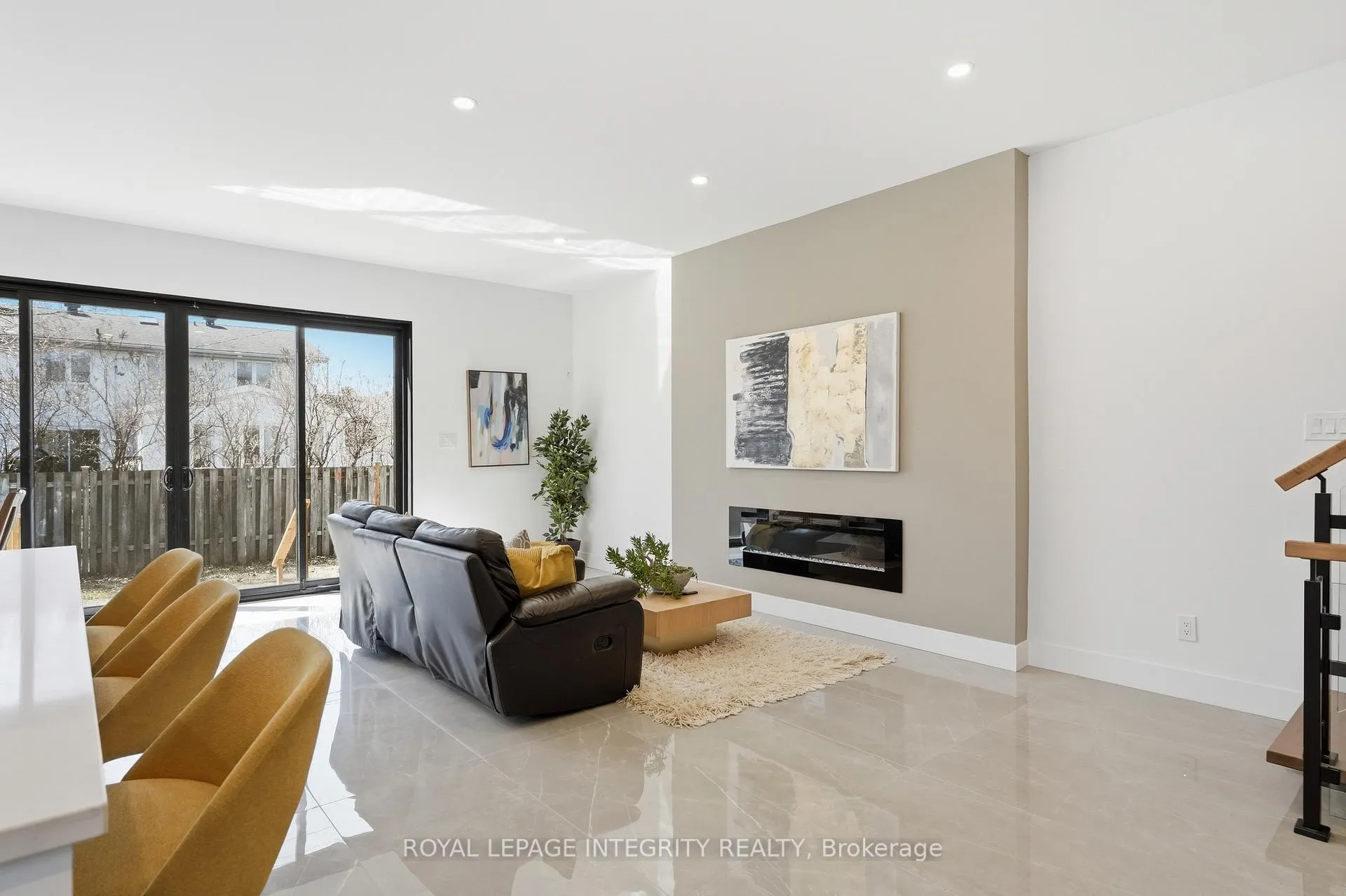 Photo 13 of 984 Watson Street, Ottawa, Fairfield Heights — HOMEH