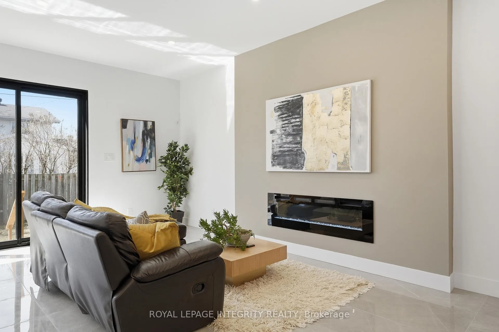 Photo 14 of 984 Watson Street, Ottawa, Fairfield Heights — HOMEH