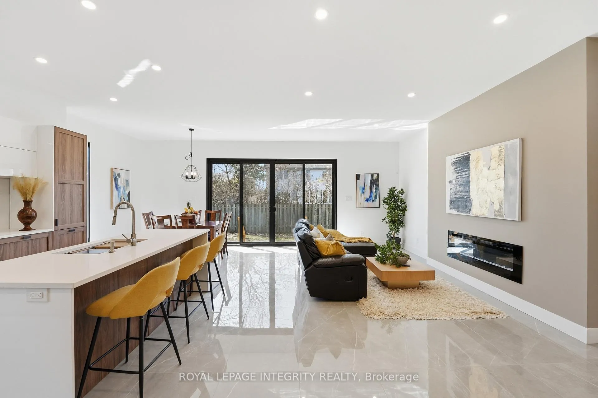 Photo 19 of 984 Watson Street, Ottawa, Fairfield Heights — HOMEH