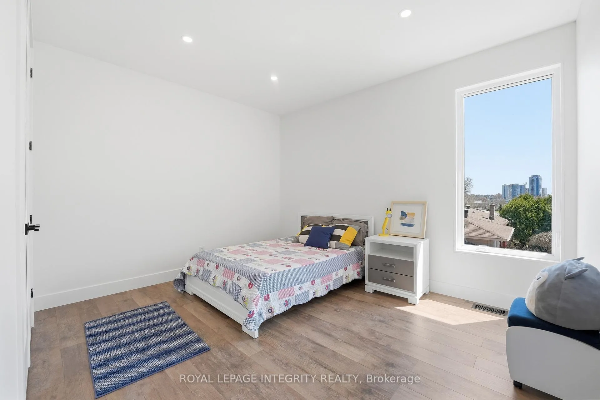 Photo 30 of 984 Watson Street, Ottawa, Fairfield Heights — HOMEH