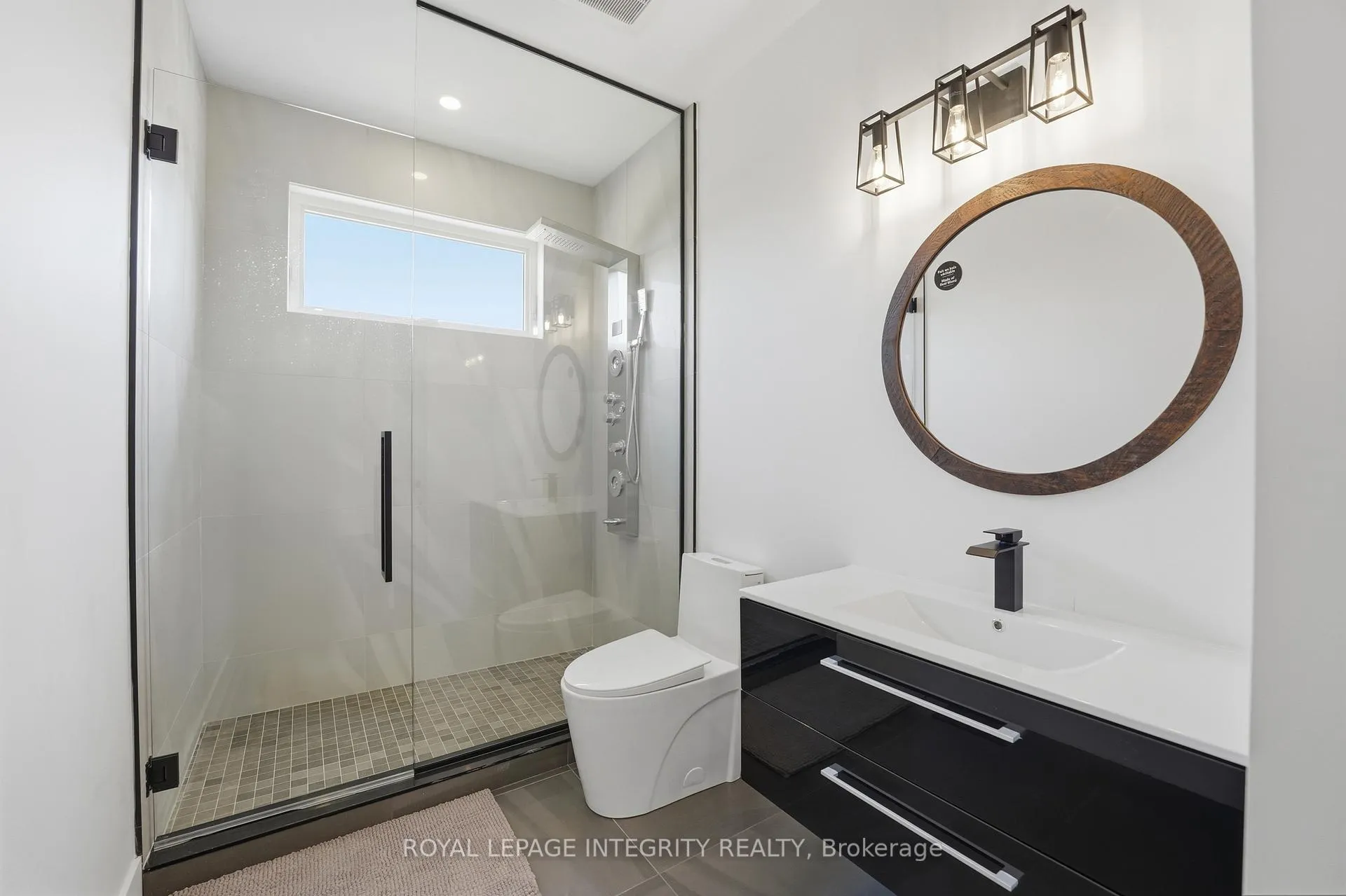Photo 33 of 984 Watson Street, Ottawa, Fairfield Heights — HOMEH