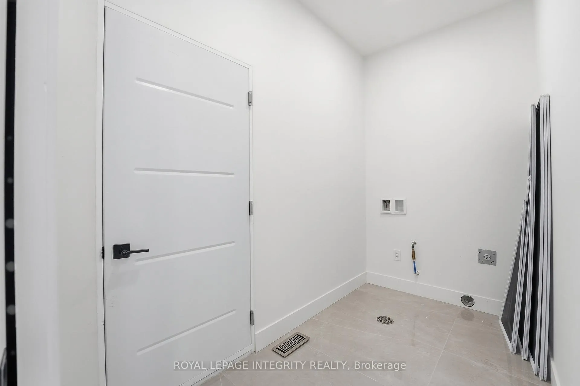 Photo 35 of 984 Watson Street, Ottawa, Fairfield Heights — HOMEH