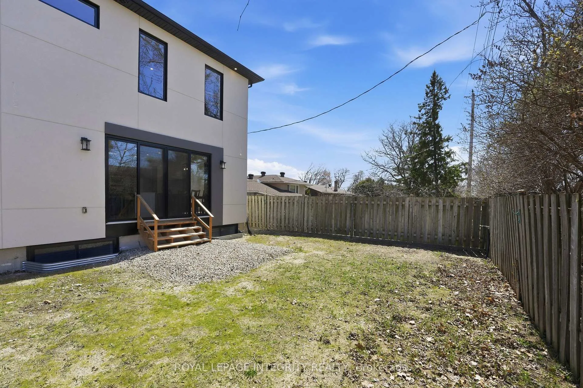 Photo 48 of 984 Watson Street, Ottawa, Fairfield Heights — HOMEH