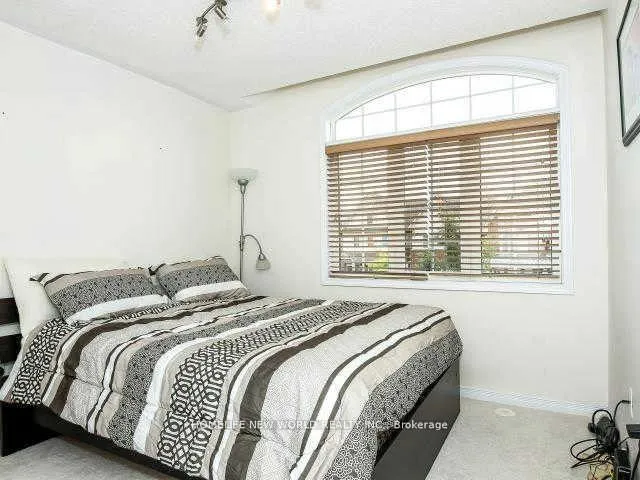 Photo 5 of 732 Bur Oak Avenue, Markham, Wismer — HOMEH