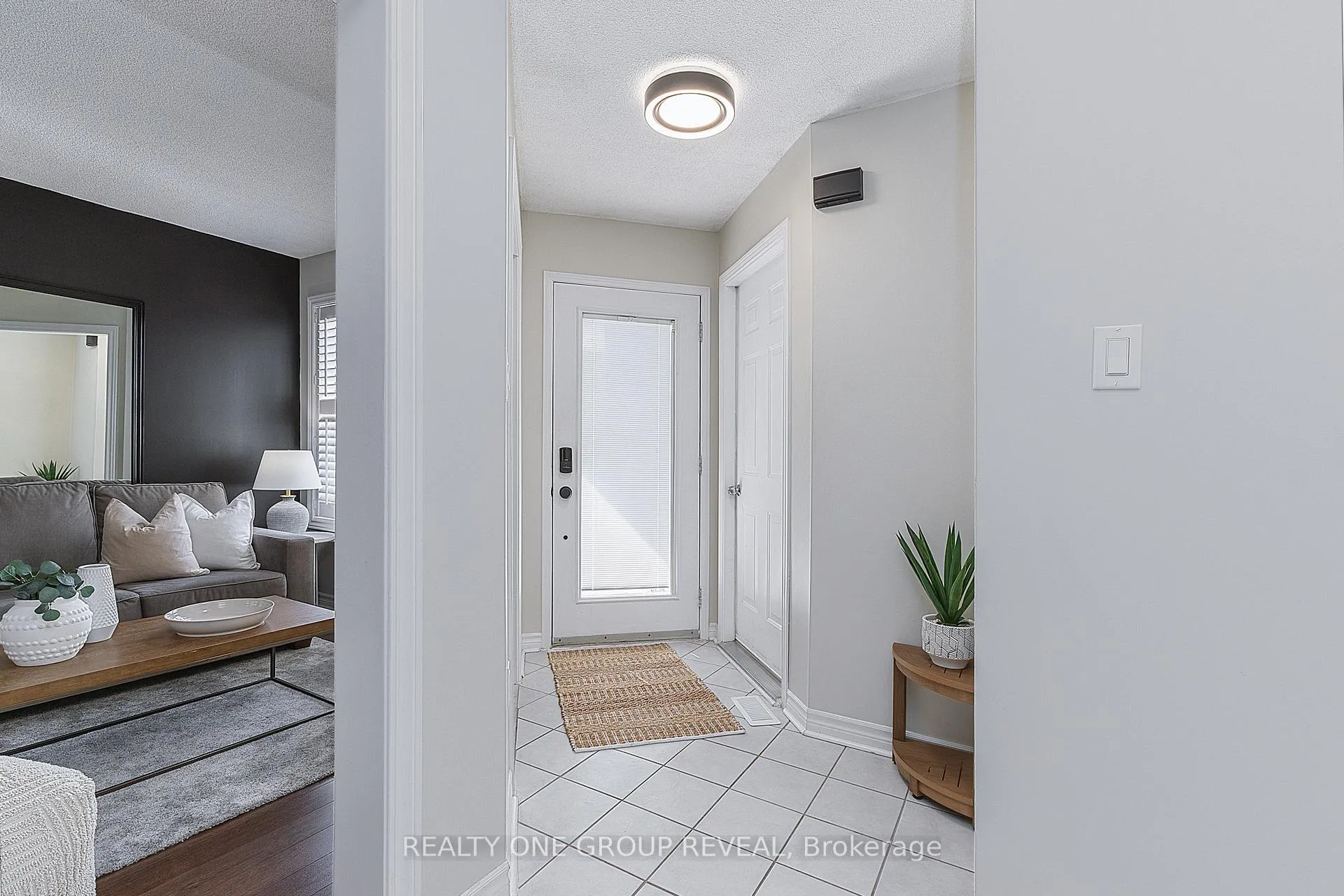 Photo 3 of 78 Fry Crescent, Clarington, Bowmanville — HOMEH