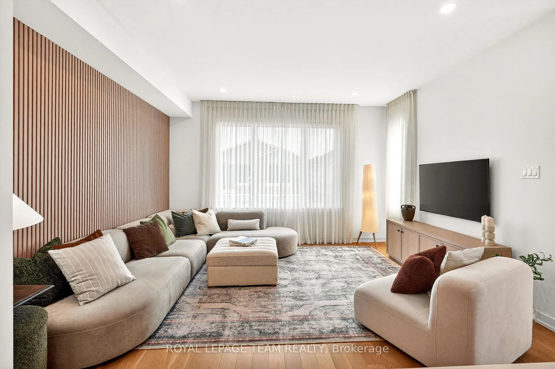 Photo 17 of 1009 Acoustic Way, Ottawa, Riverside South/Gloucester Glen — HOMEH