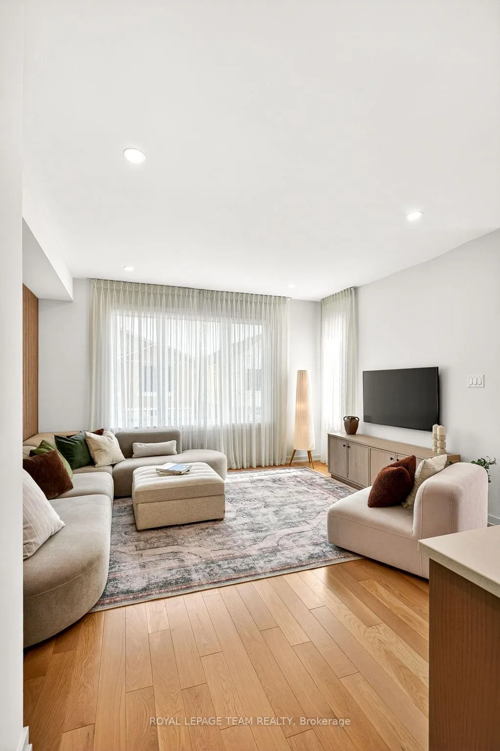 Photo 18 of 1009 Acoustic Way, Ottawa, Riverside South/Gloucester Glen — HOMEH