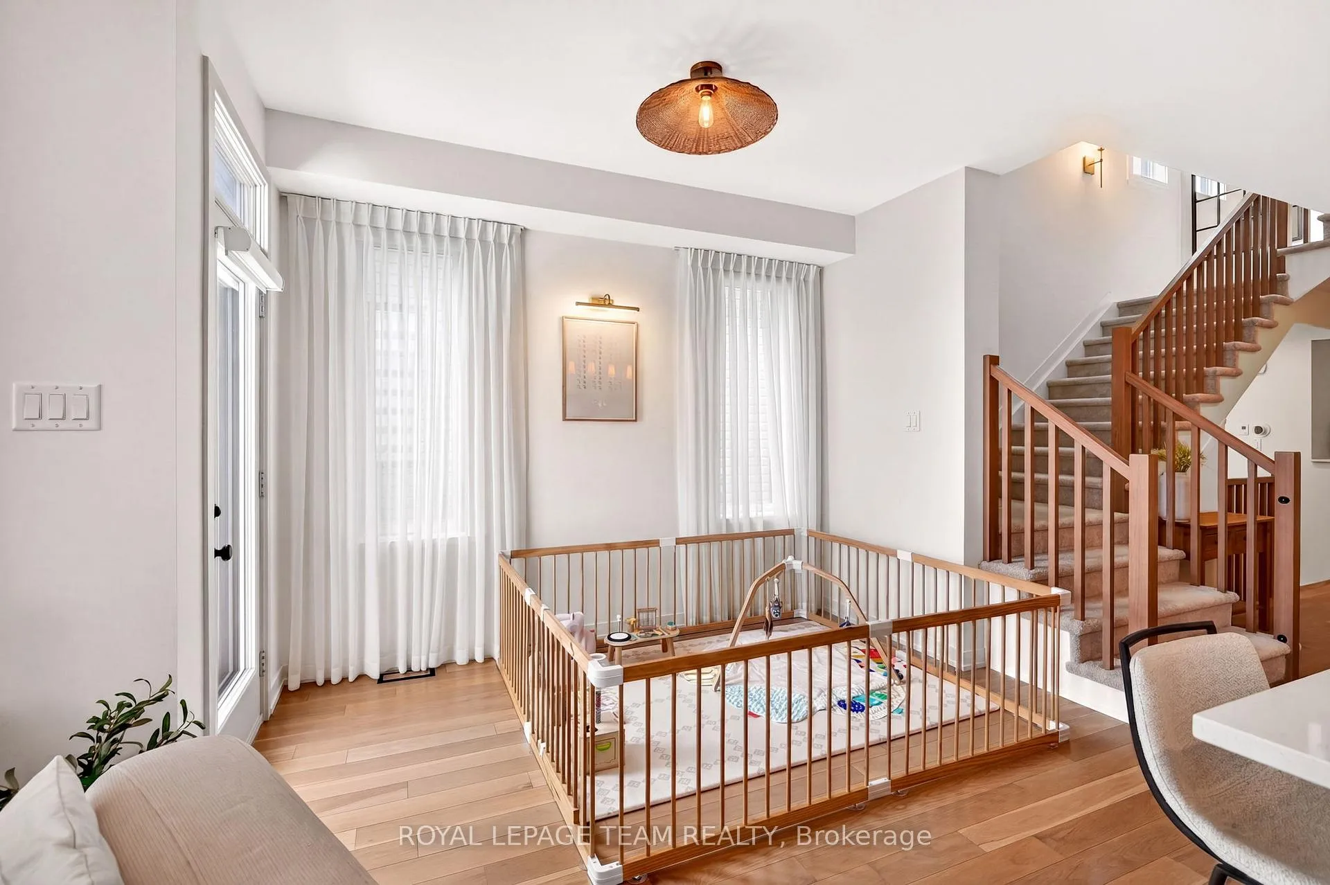 Photo 21 of 1009 Acoustic Way, Ottawa, Riverside South/Gloucester Glen — HOMEH