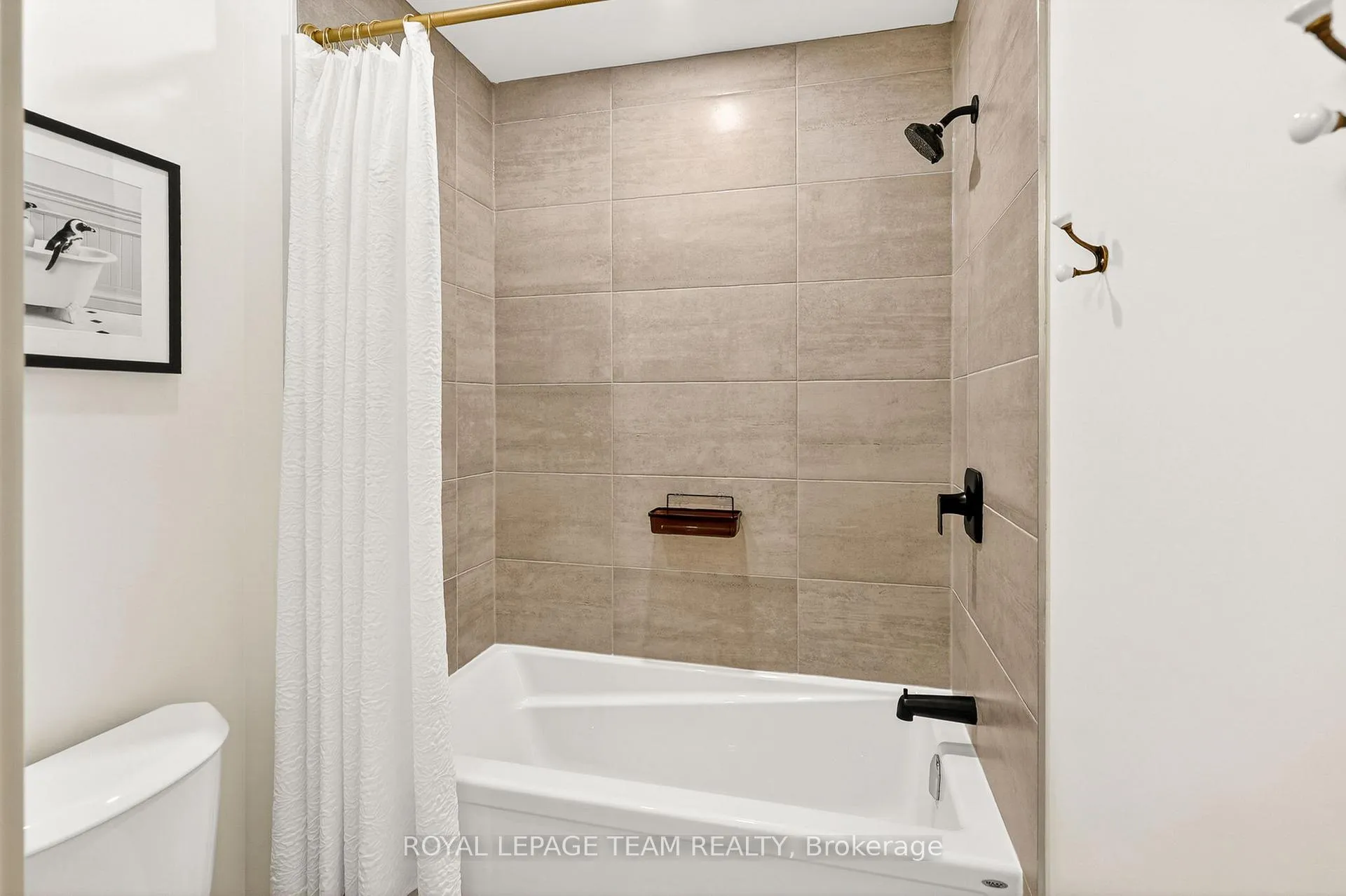 Photo 35 of 1009 Acoustic Way, Ottawa, Riverside South/Gloucester Glen — HOMEH