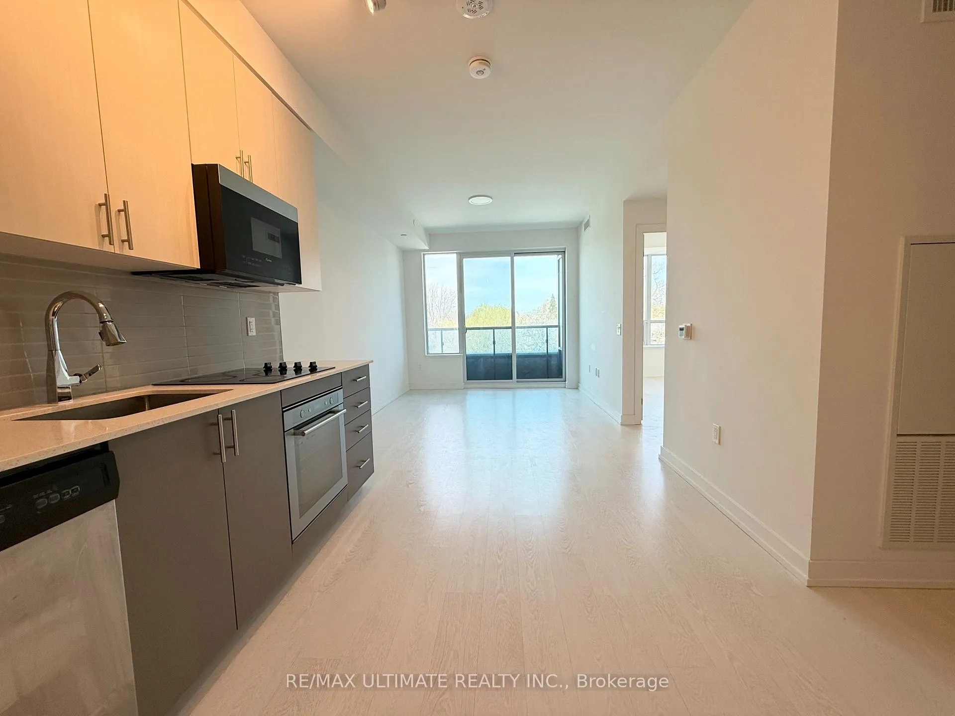 Photo 3 of Unit 414, 415 Main Street, Hamilton, Kirkendall — HOMEH