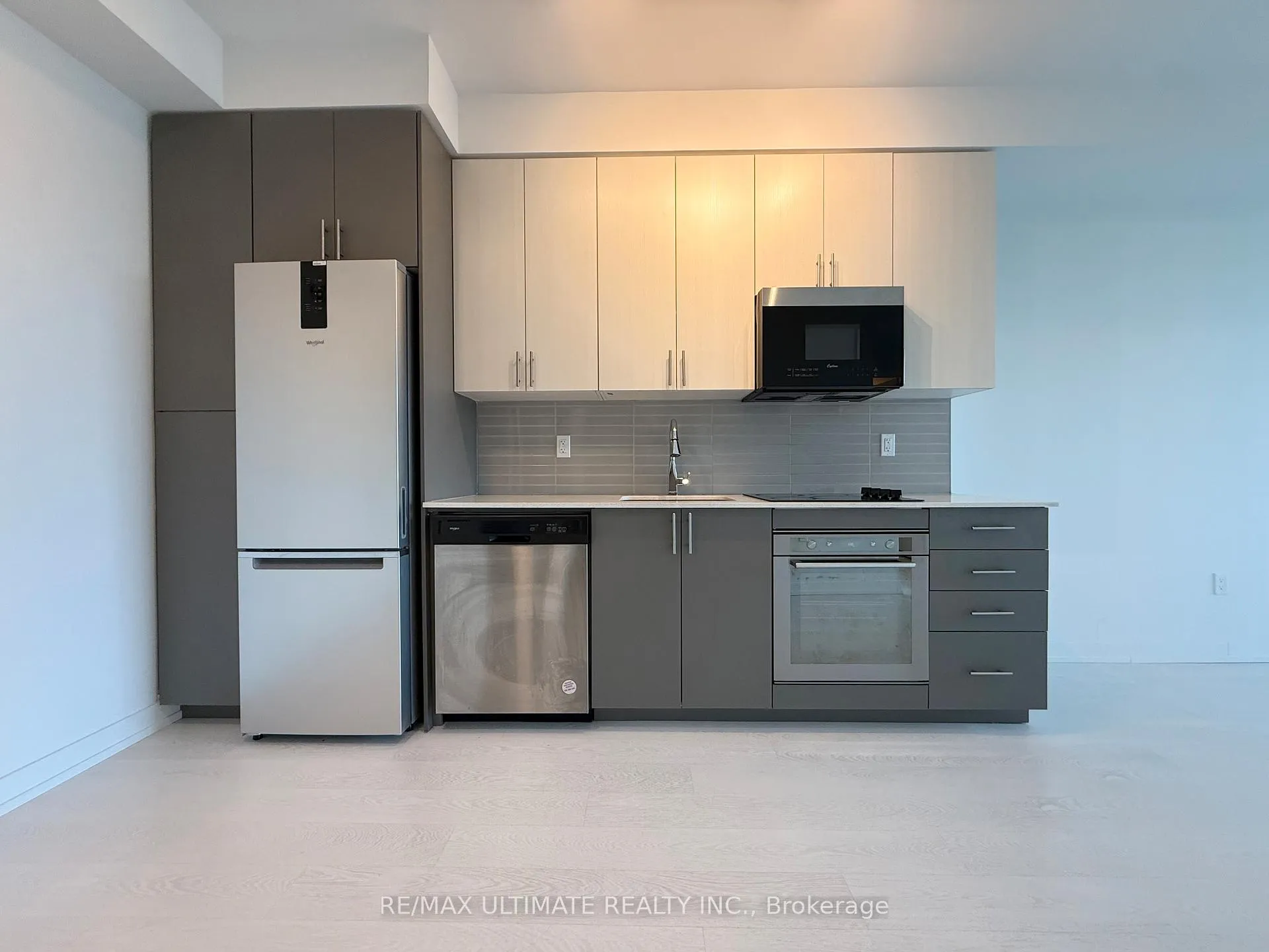Photo 4 of Unit 414, 415 Main Street, Hamilton, Kirkendall — HOMEH