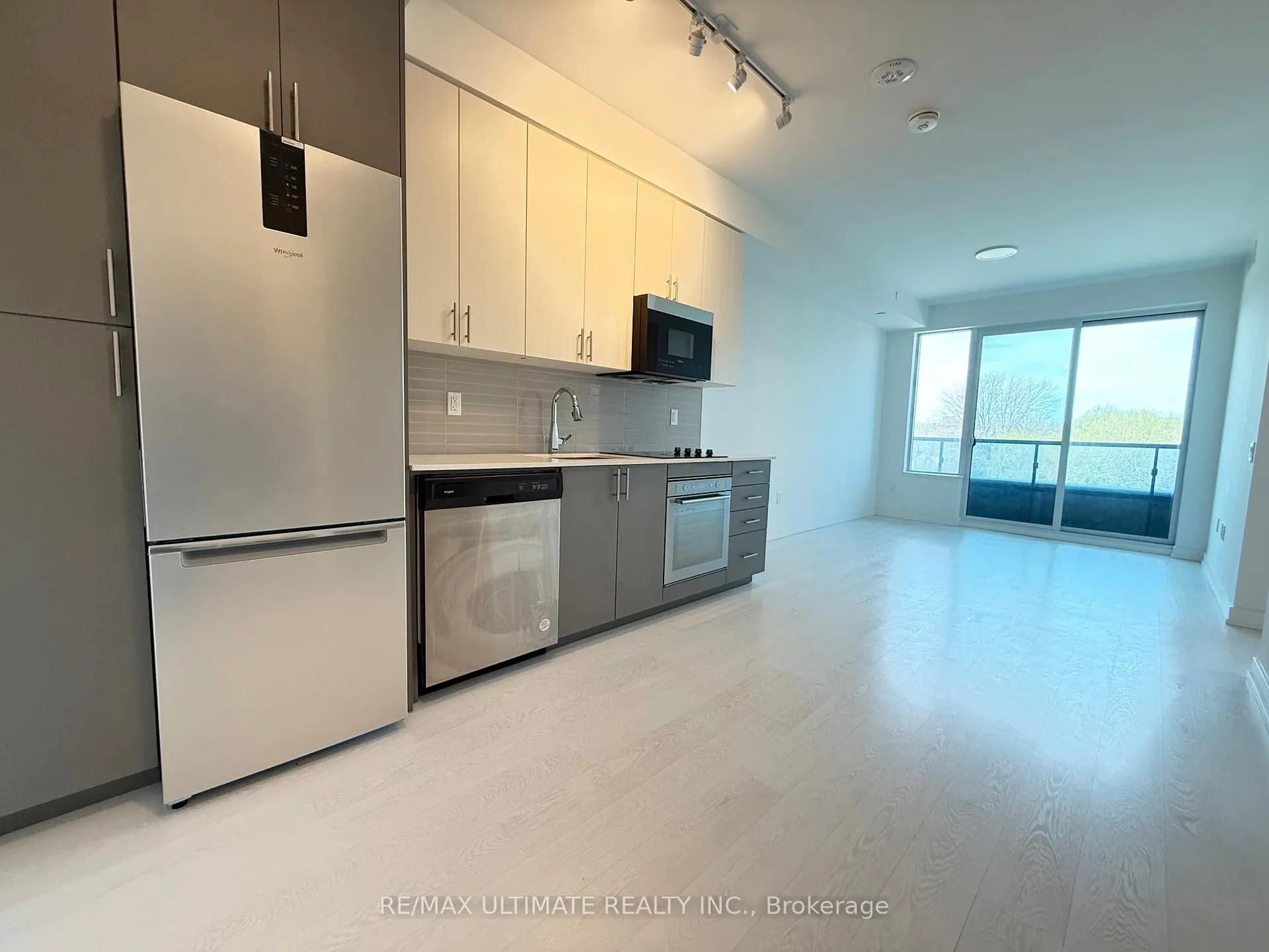 Photo 5 of Unit 414, 415 Main Street, Hamilton, Kirkendall — HOMEH