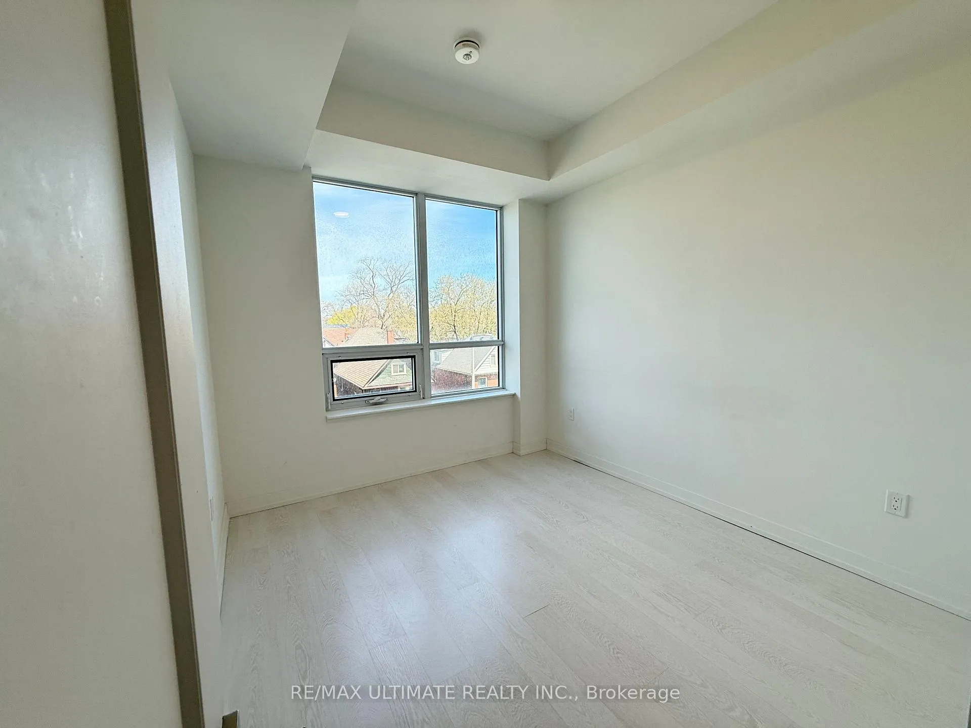 Photo 6 of Unit 414, 415 Main Street, Hamilton, Kirkendall — HOMEH