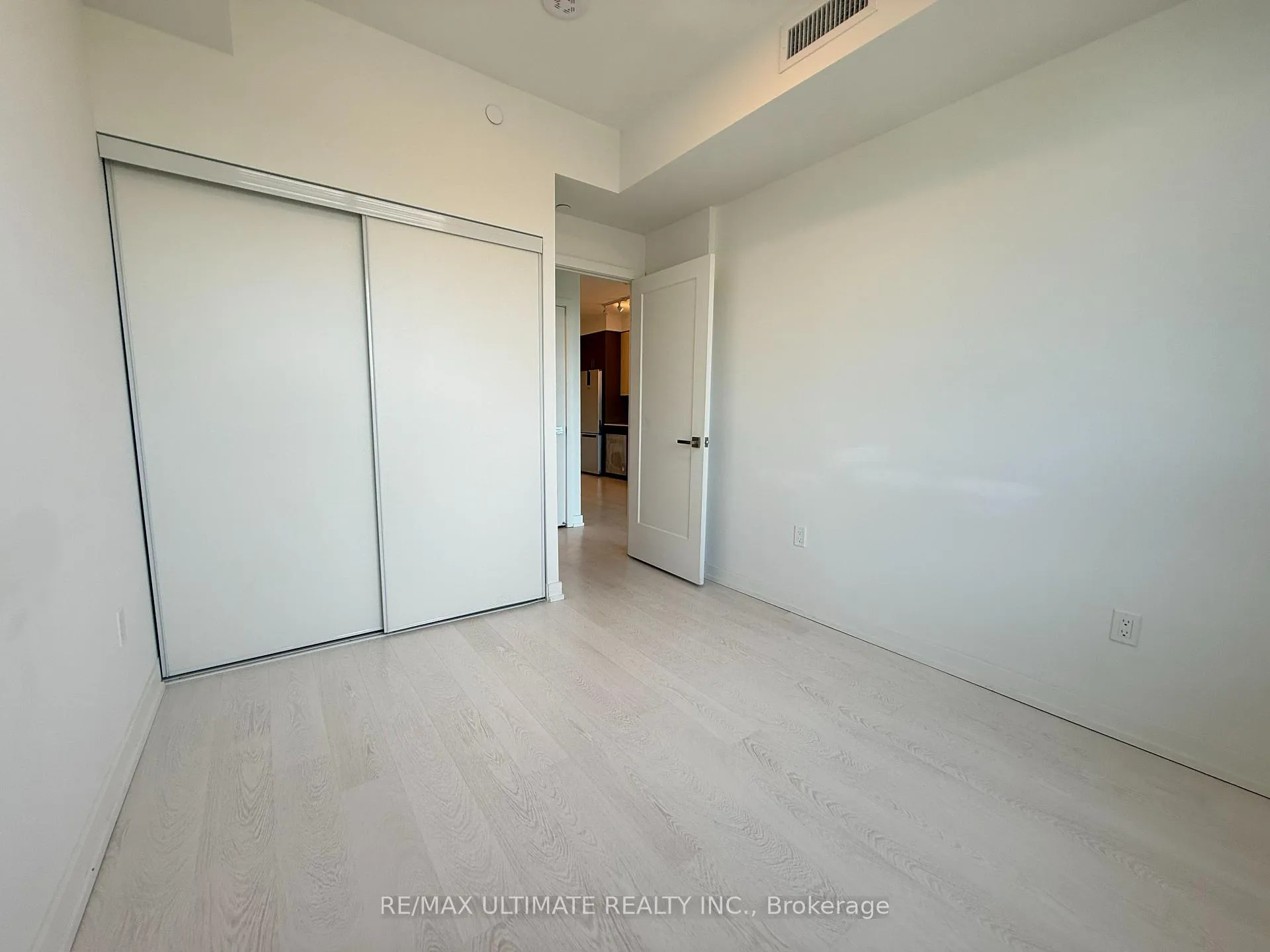 Photo 7 of Unit 414, 415 Main Street, Hamilton, Kirkendall — HOMEH