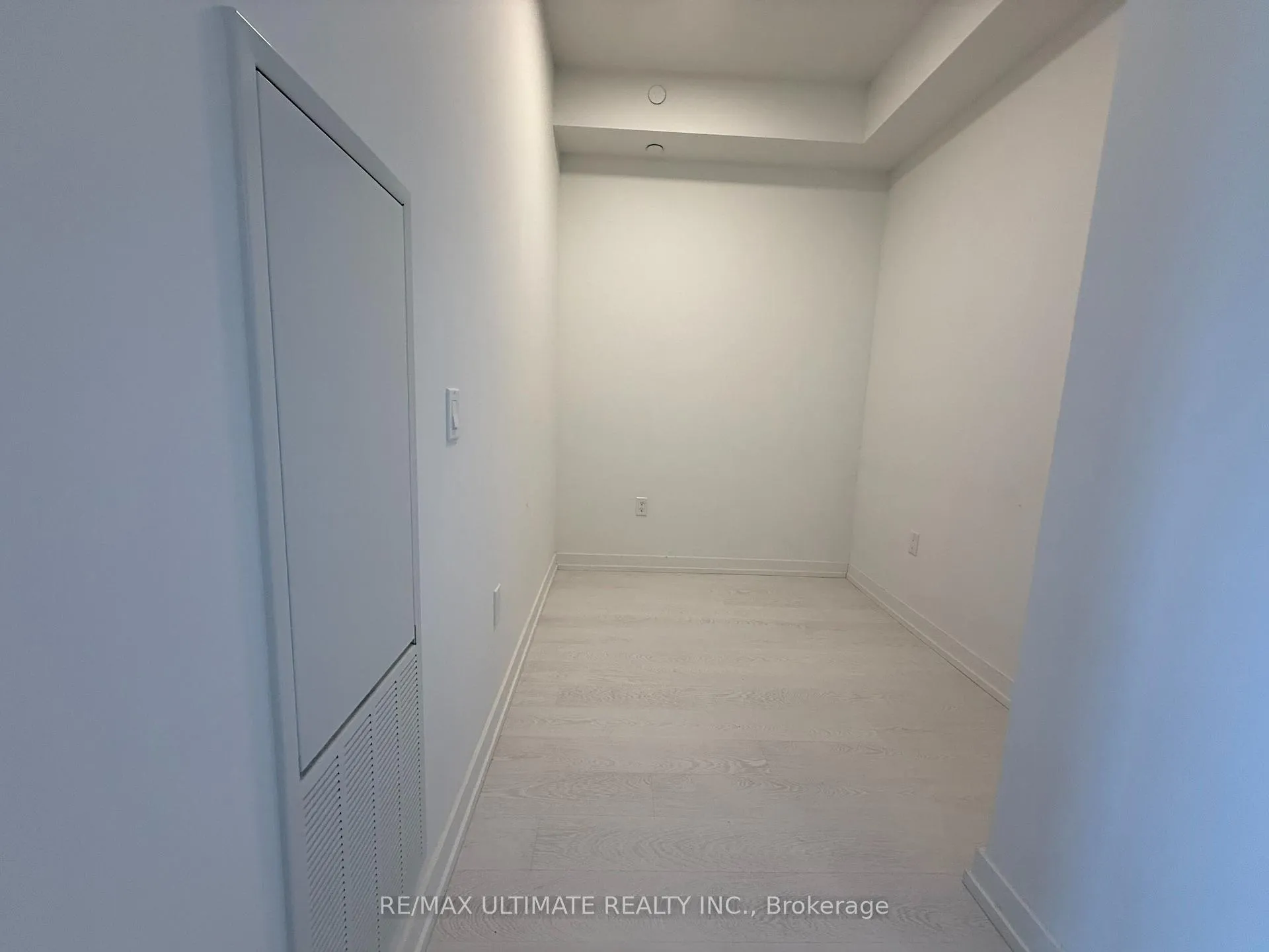 Photo 9 of Unit 414, 415 Main Street, Hamilton, Kirkendall — HOMEH