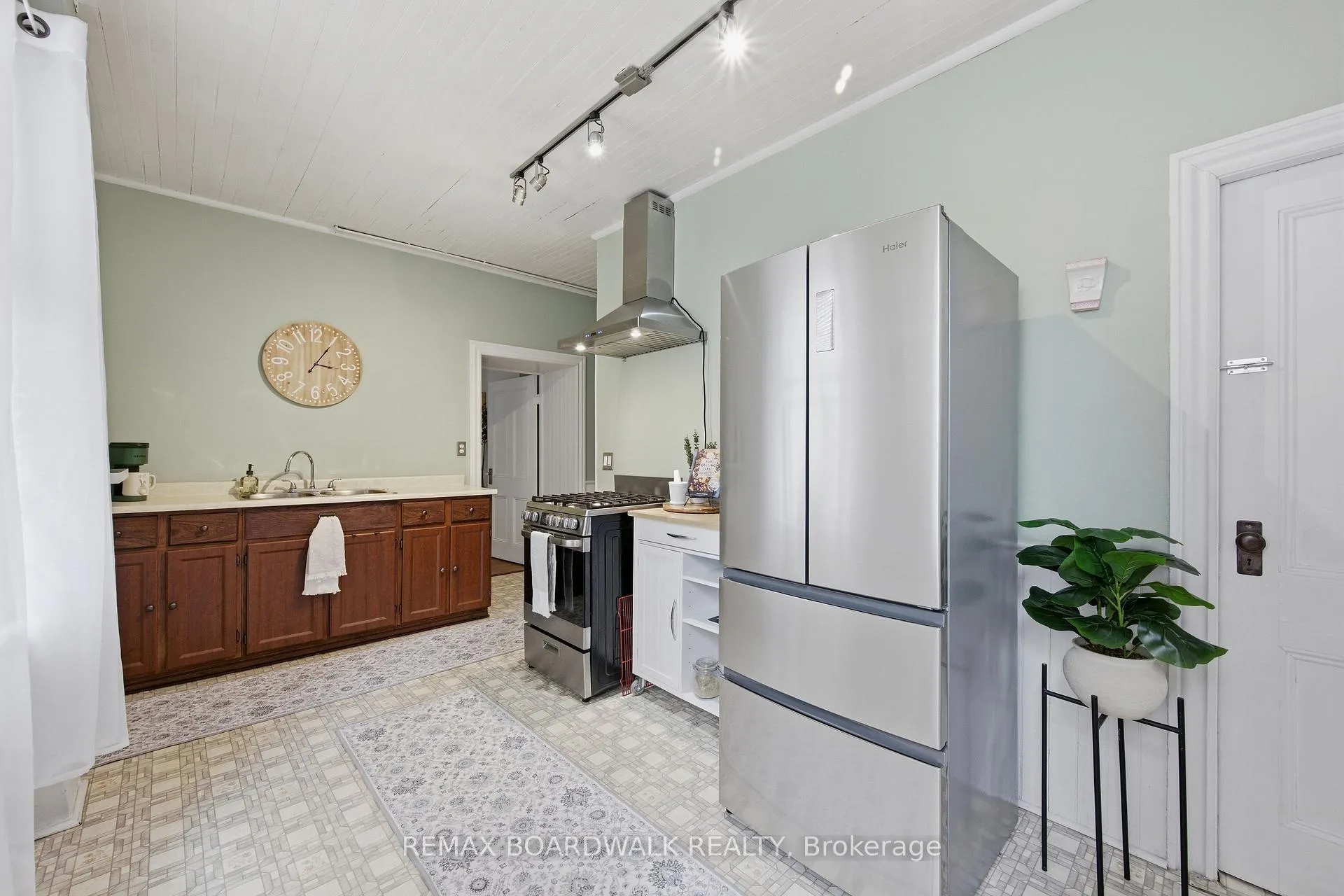 Photo 20 of 270 Dibble Street W, Prescott — HOMEH