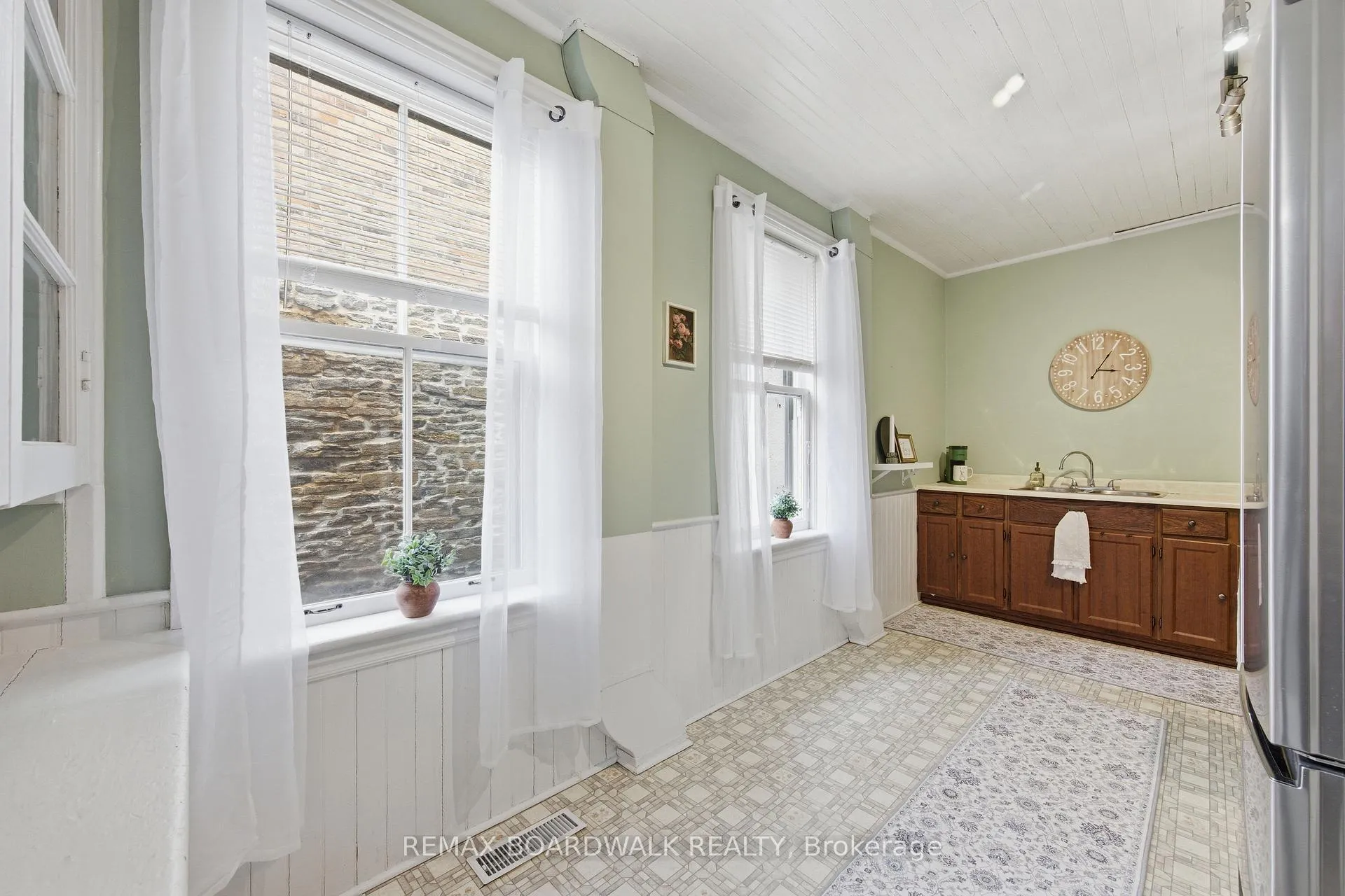 Photo 23 of 270 Dibble Street W, Prescott — HOMEH