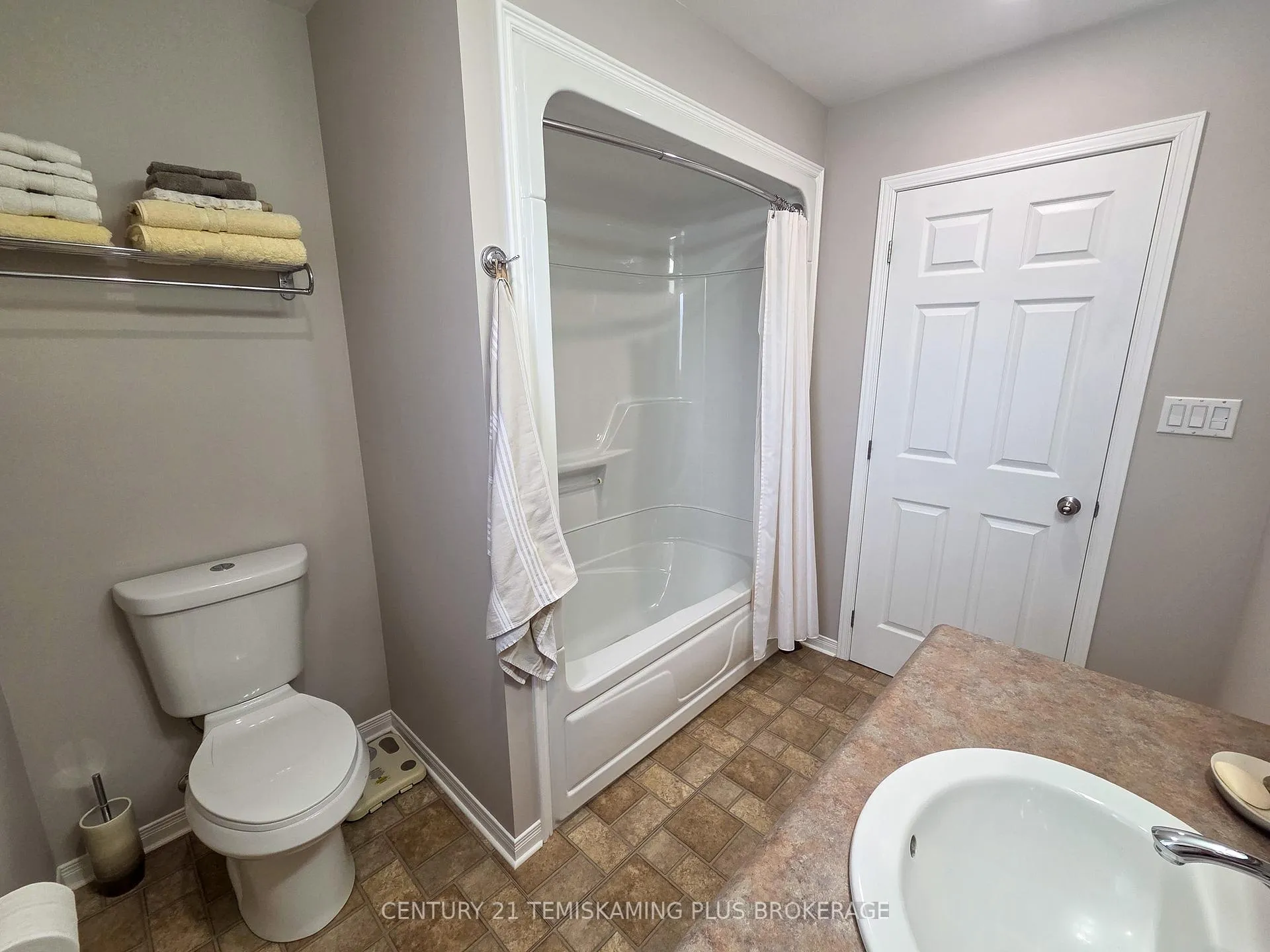 Photo 19 of 427324 Chamberlain 3 Road, Englehart, Central Timiskaming — HOMEH