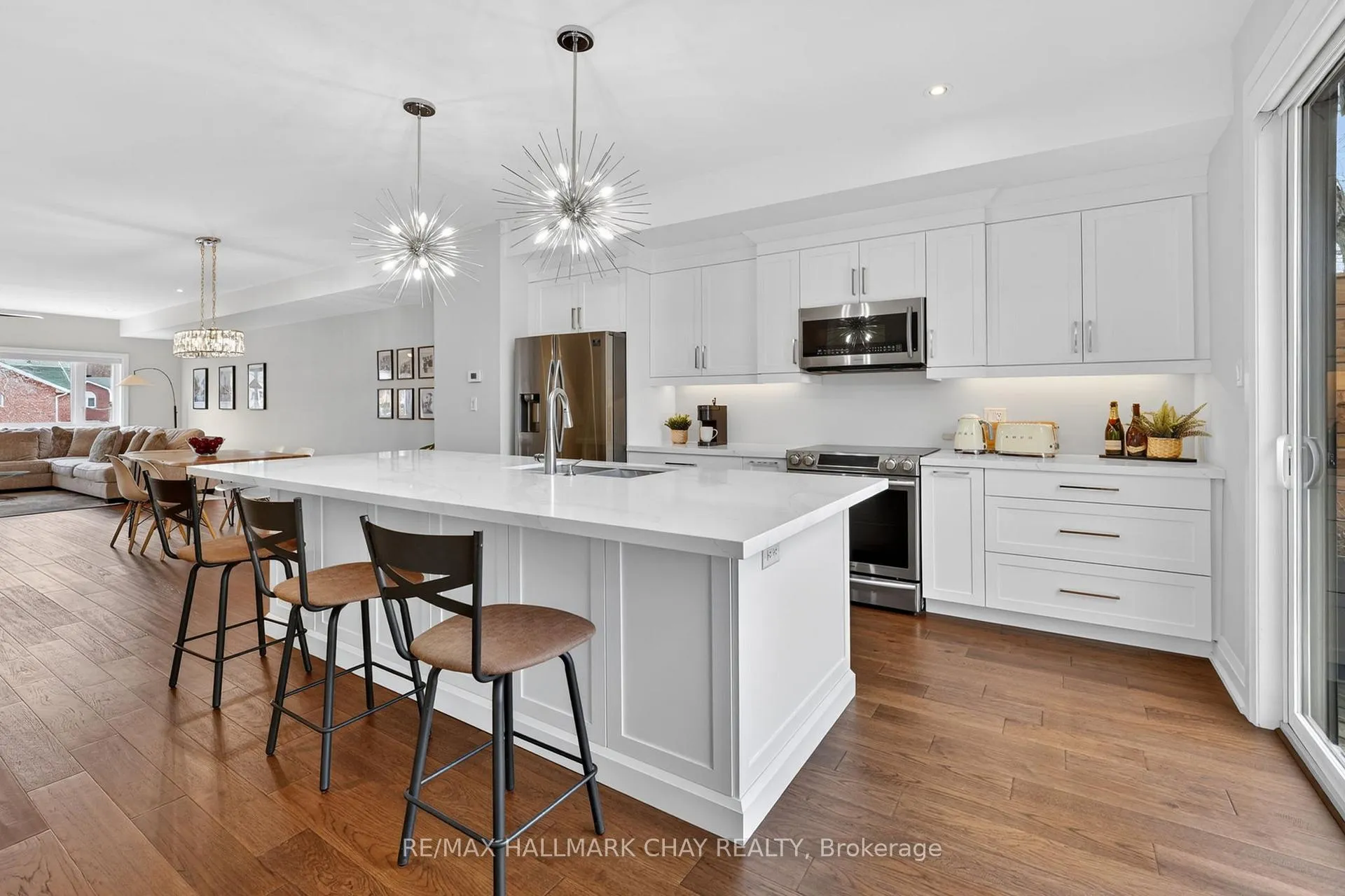 Photo 3 of 84 Clapperton Street, Barrie, Codrington — HOMEH