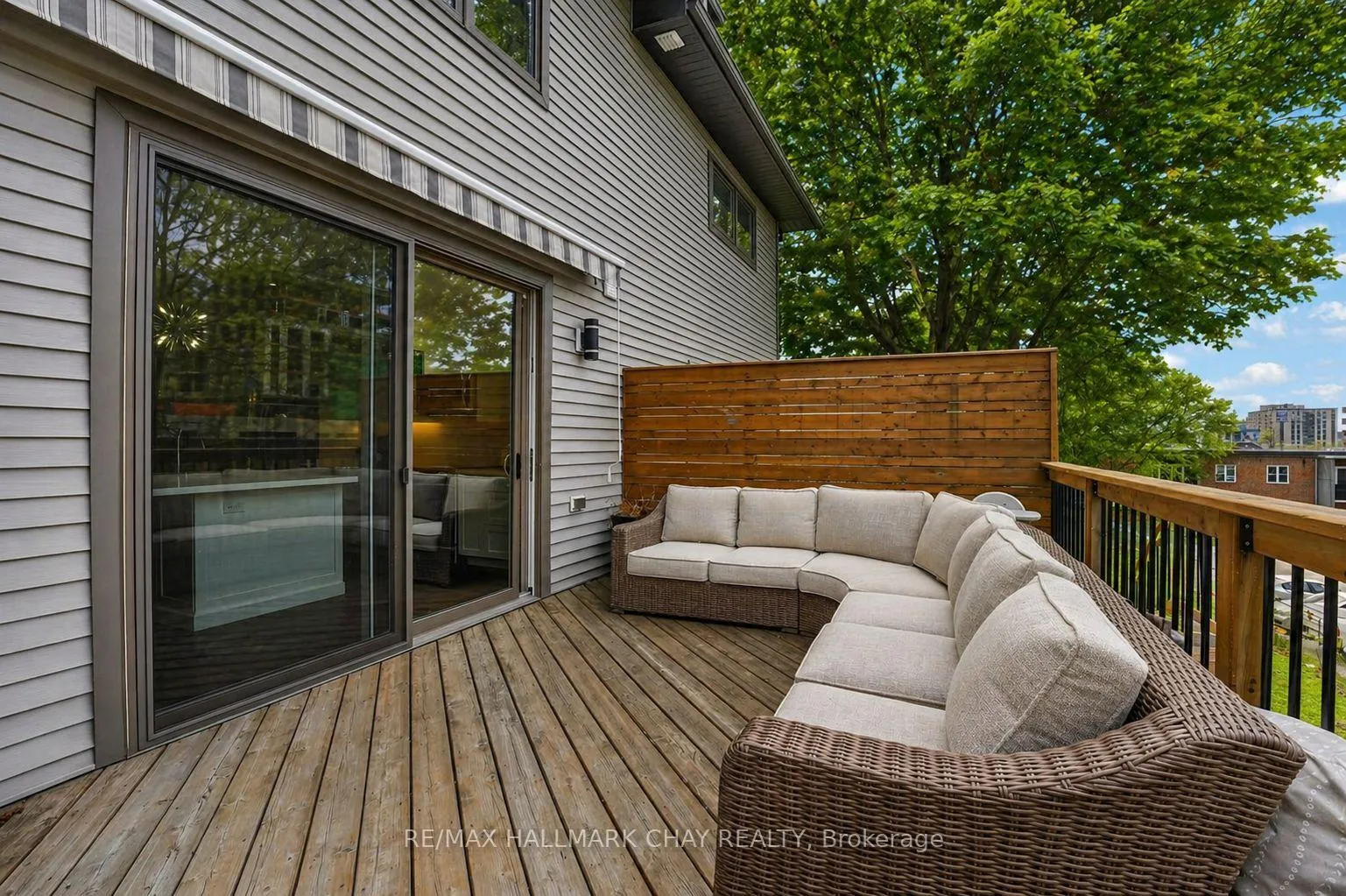 Photo 5 of 84 Clapperton Street, Barrie, Codrington — HOMEH