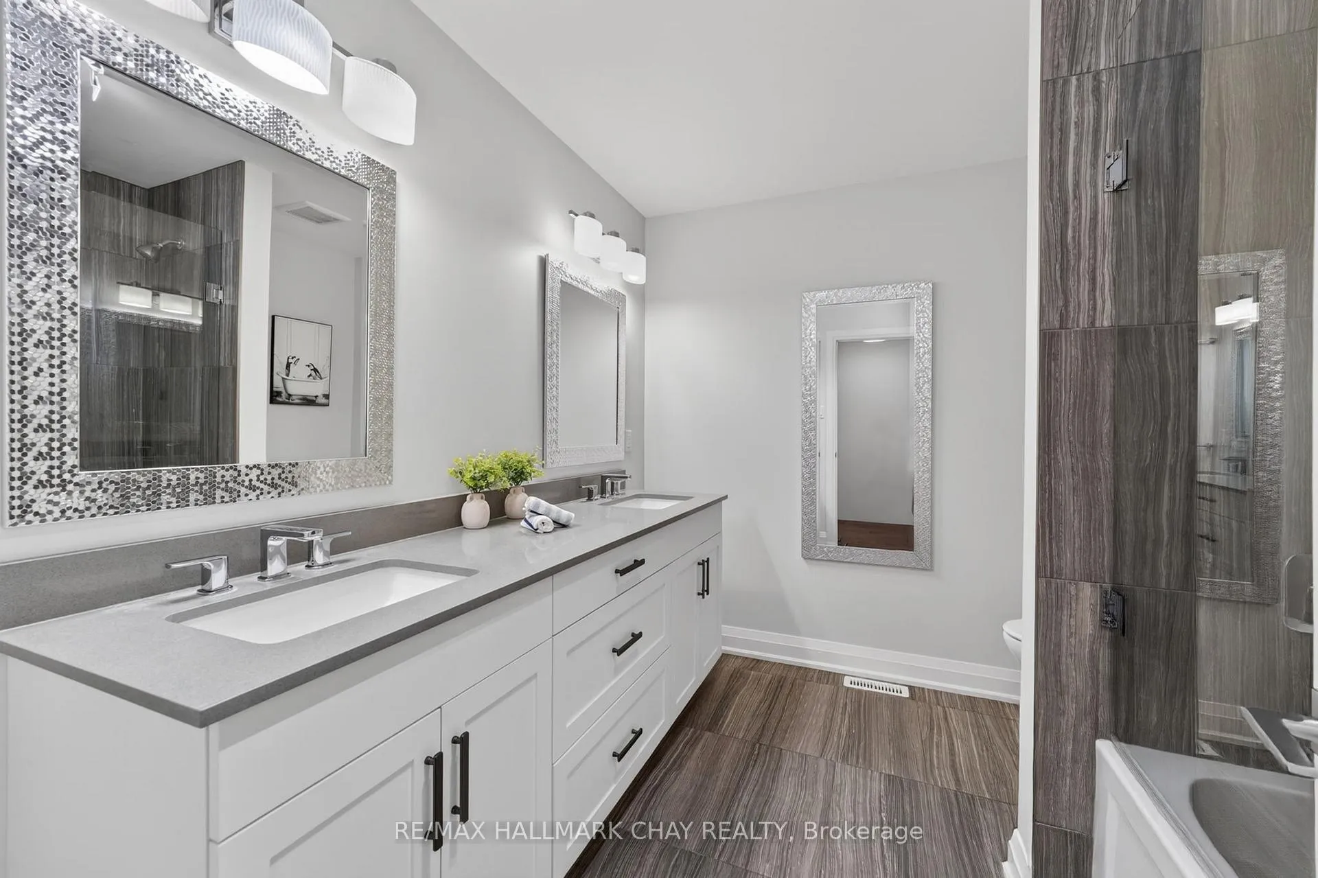 Photo 20 of 84 Clapperton Street, Barrie, Codrington — HOMEH