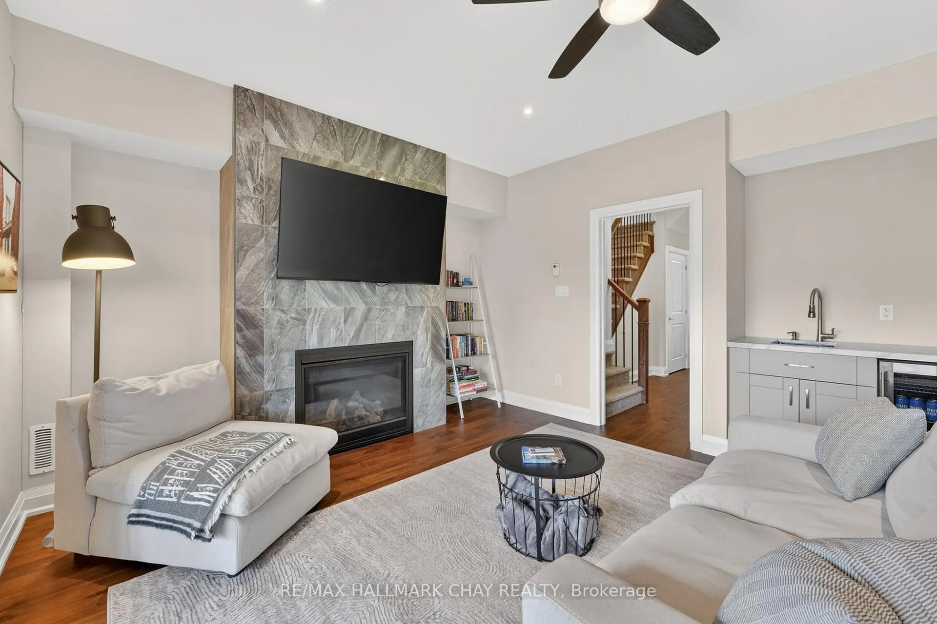 Photo 23 of 84 Clapperton Street, Barrie, Codrington — HOMEH