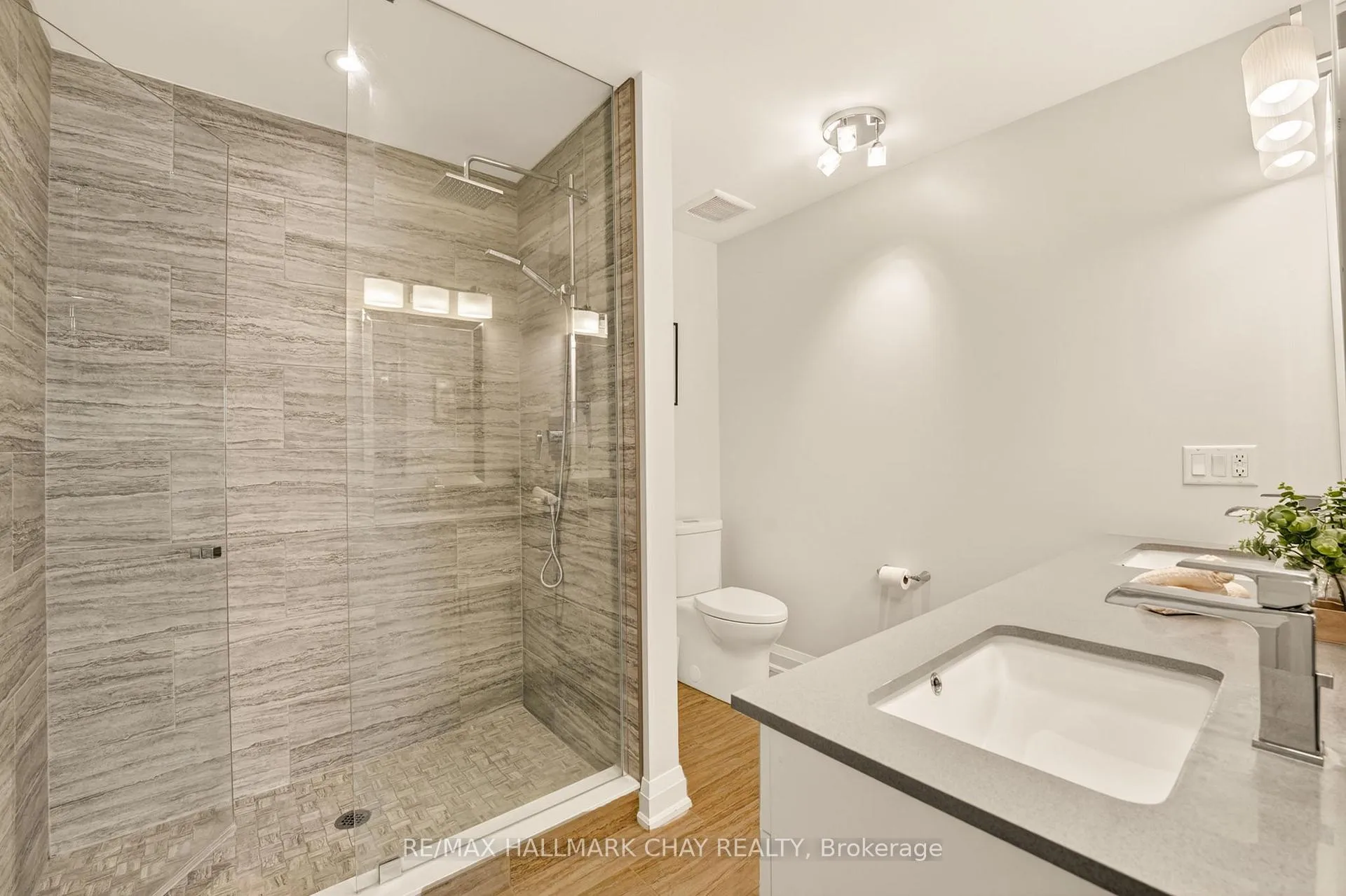 Photo 16 of 84 Clapperton Street, Barrie, Codrington — HOMEH